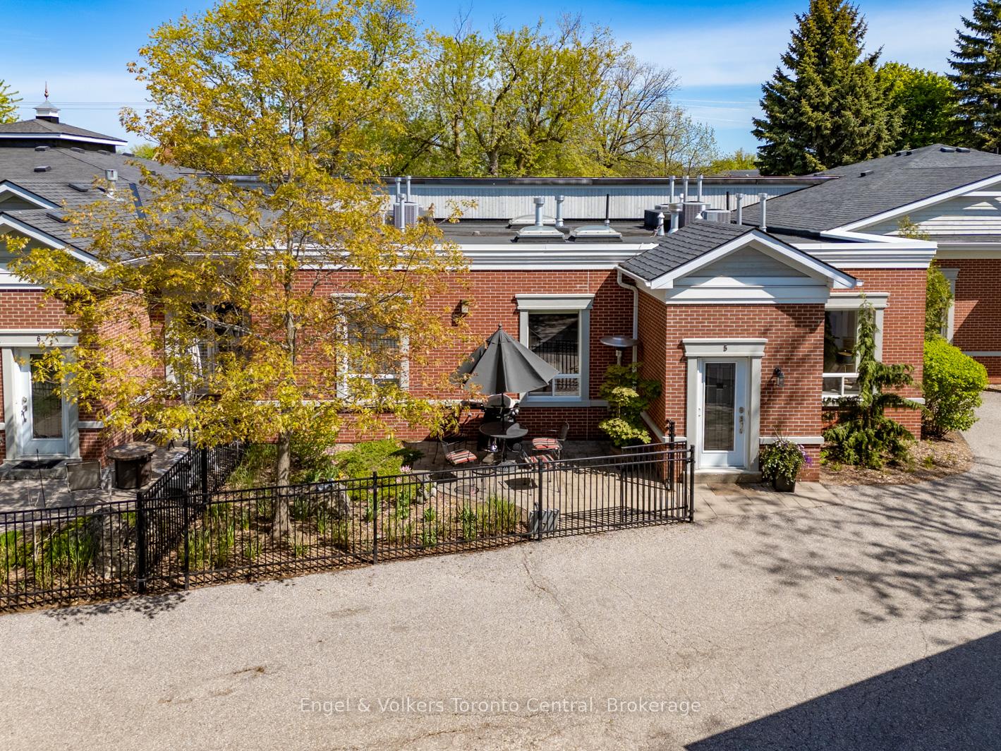 Photo 4 of Unit 5, 100 Second Street, Collingwood — HOMEH