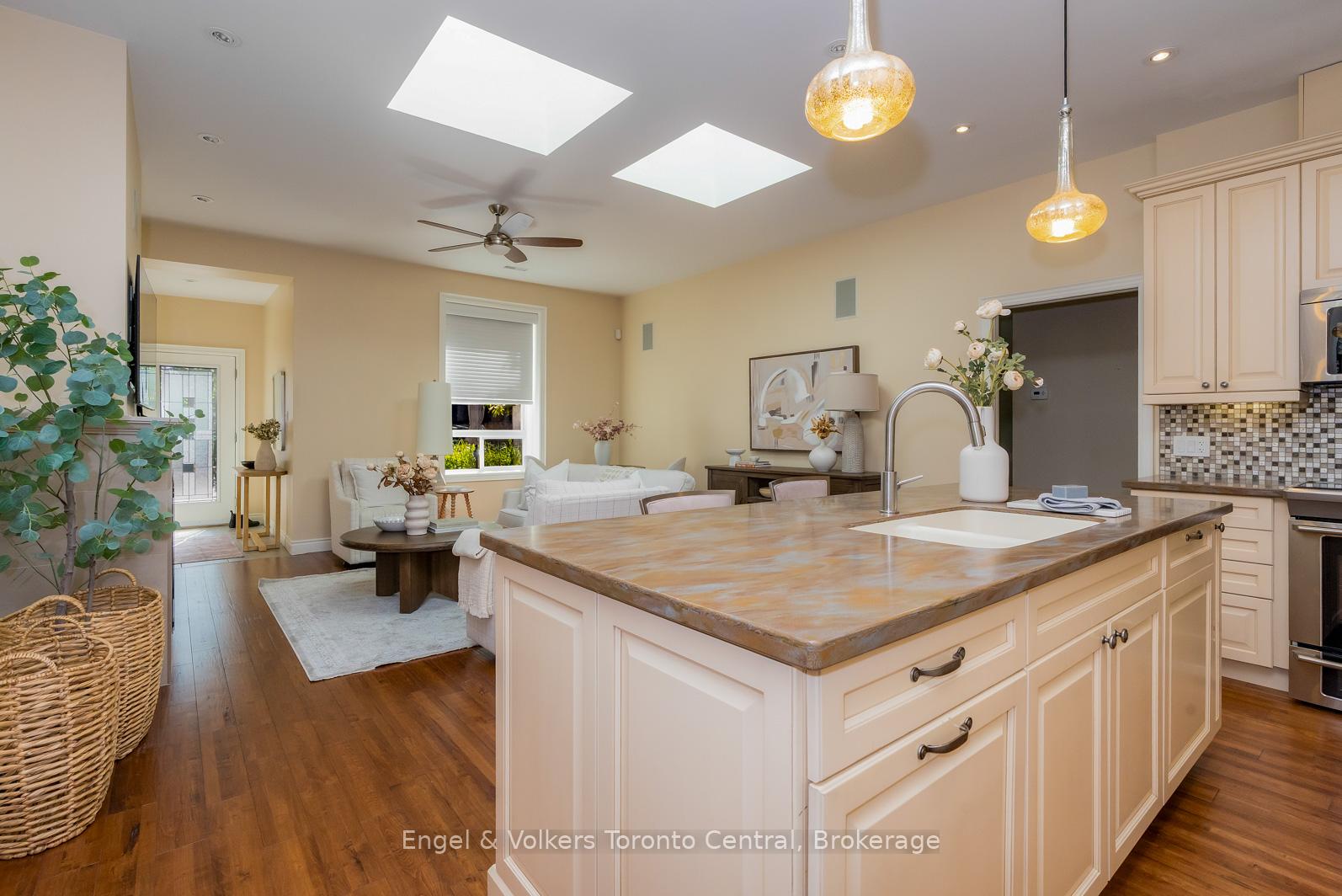 Photo 9 of Unit 5, 100 Second Street, Collingwood — HOMEH