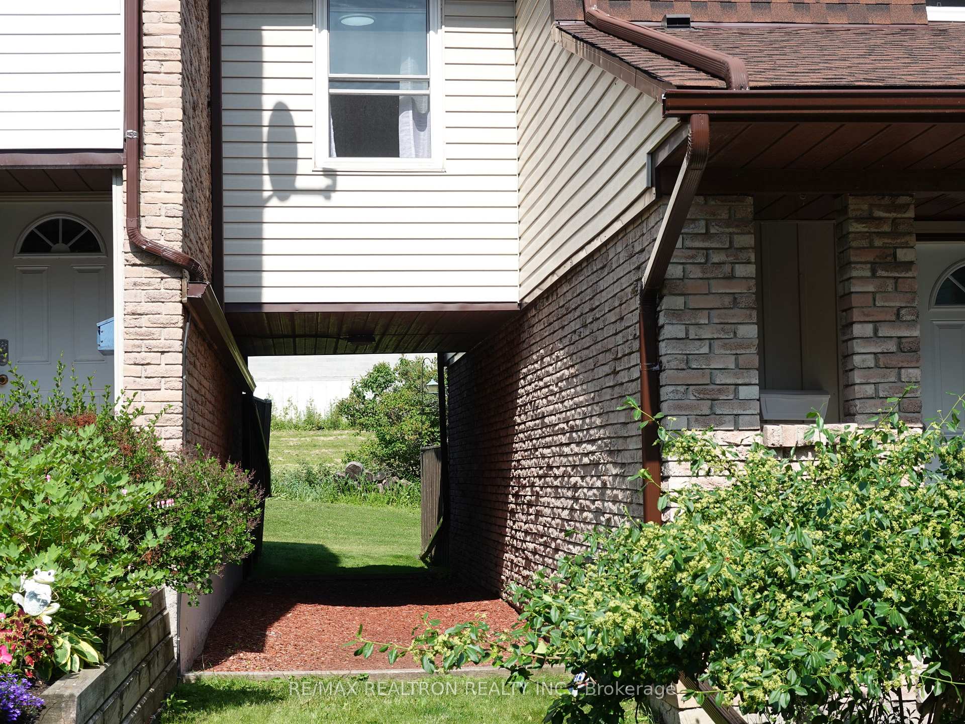 Photo 3 of Unit 63, 1330 Trowbridge Drive, Oshawa, Centennial — HOMEH