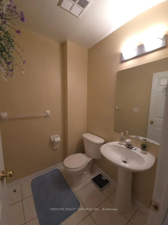 Photo 6 of Unit 6, 15 St Moritz Way, Markham, Unionville — HOMEH