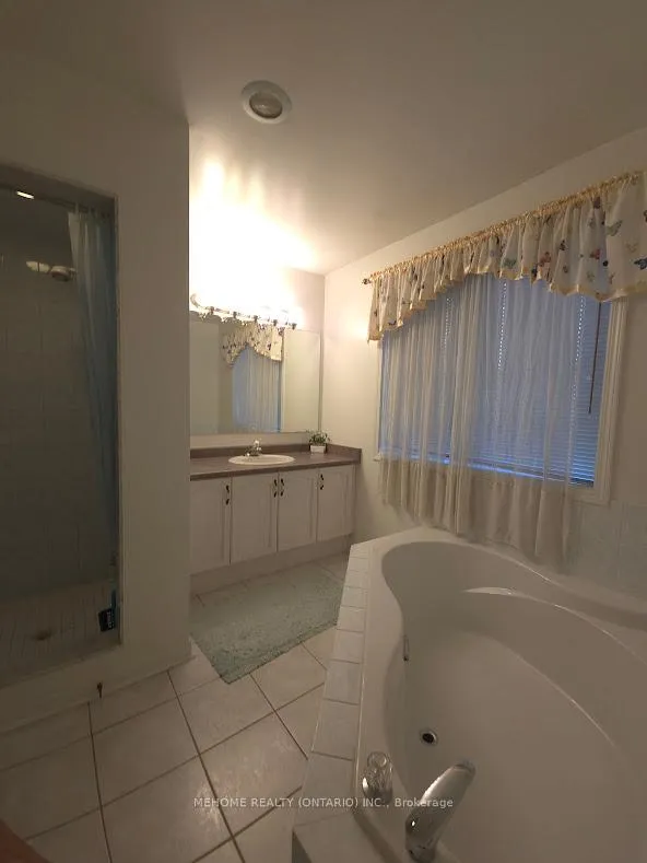 Photo 14 of Unit 6, 15 St Moritz Way, Markham, Unionville — HOMEH