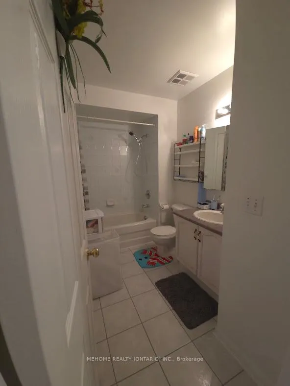 Photo 15 of Unit 6, 15 St Moritz Way, Markham, Unionville — HOMEH