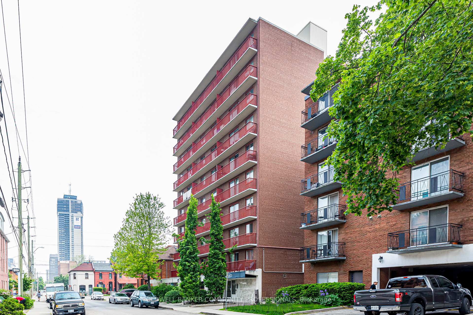 Front of Unit 902, 141 Catharine Street S
