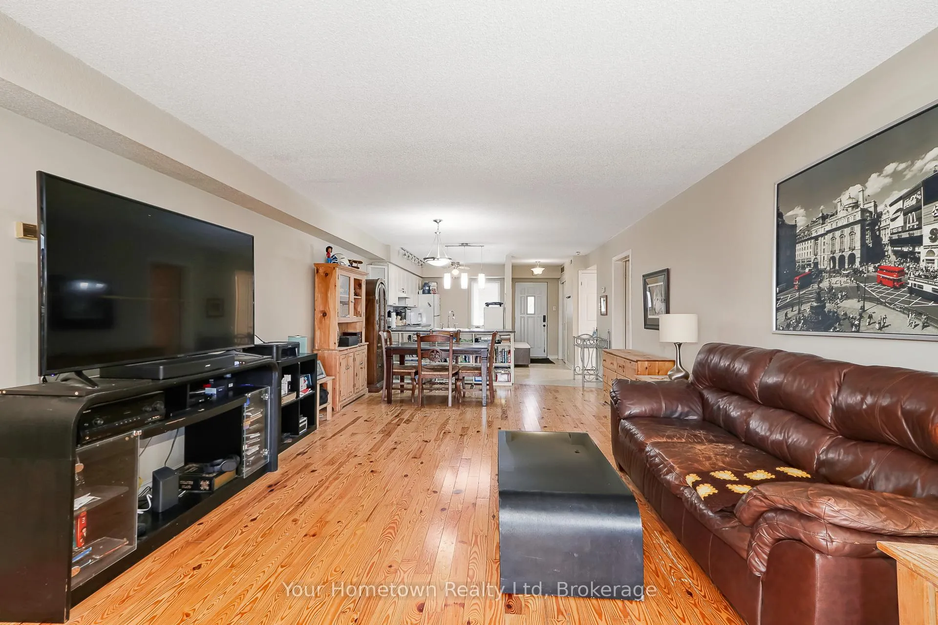 Photo 6 of Unit 9, 10 Mulligan Lane, Wasaga Beach — HOMEH