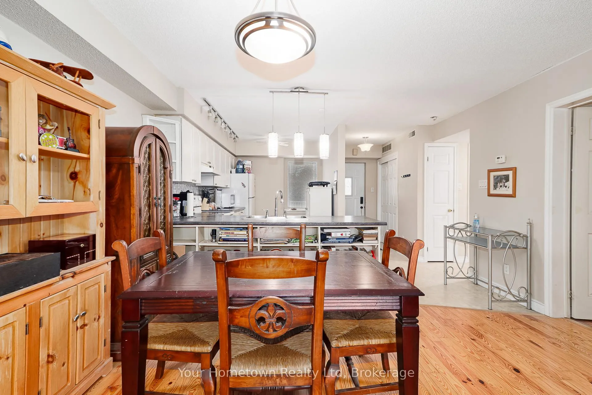 Photo 7 of Unit 9, 10 Mulligan Lane, Wasaga Beach — HOMEH