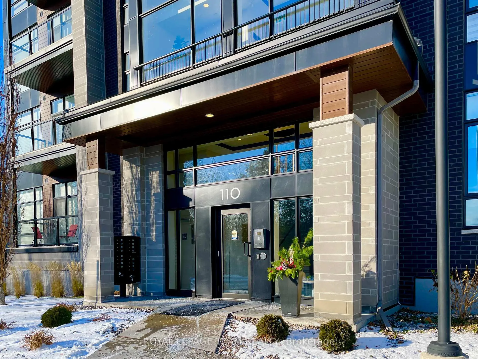 Photo 2 of Unit 301, 110 Cortile Private, Ottawa, Riverside South/Gloucester Glen — HOMEH