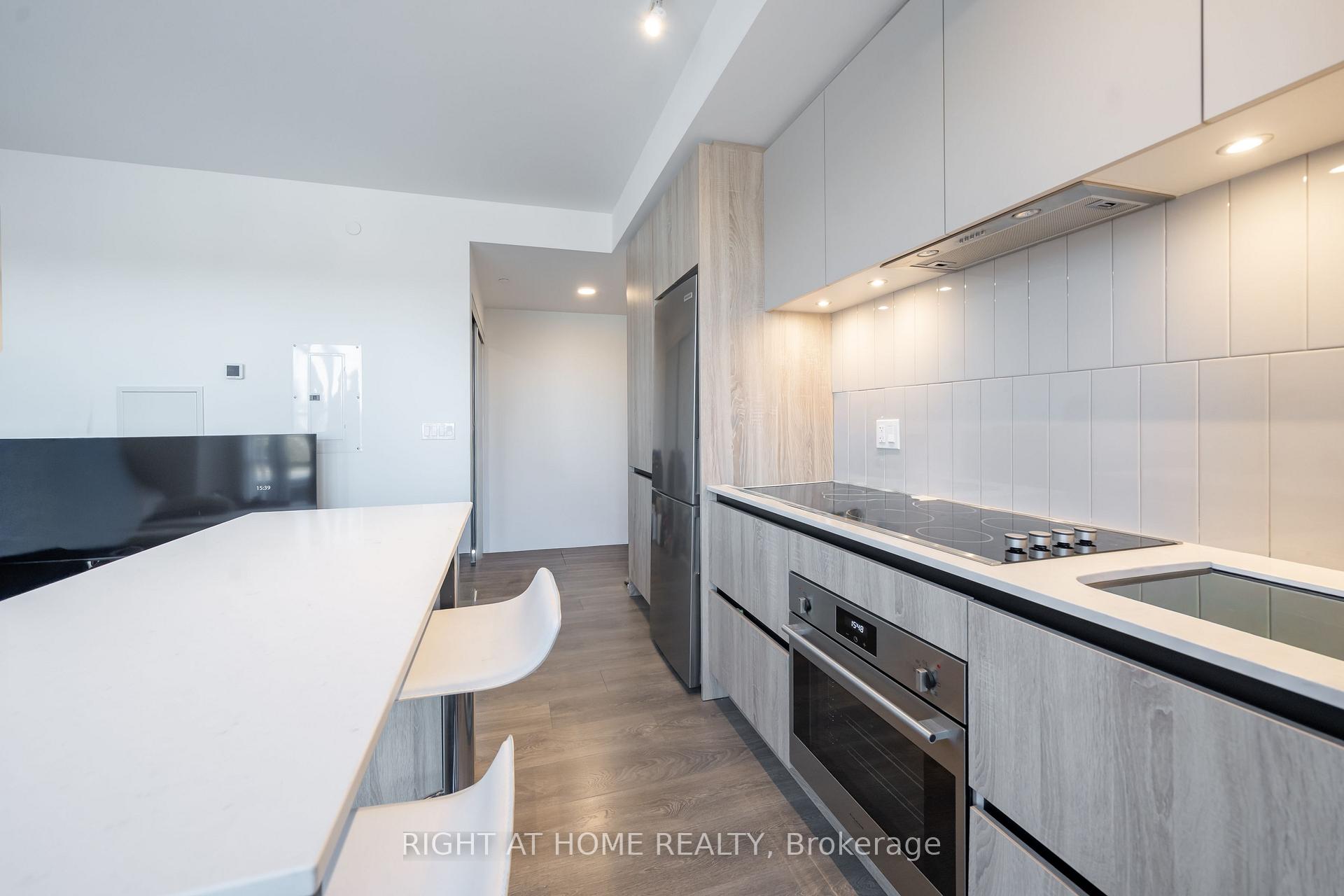 Photo 10 of Unit 211, 7950 Bathurst Street, Vaughan, Beverley Glen — HOMEH