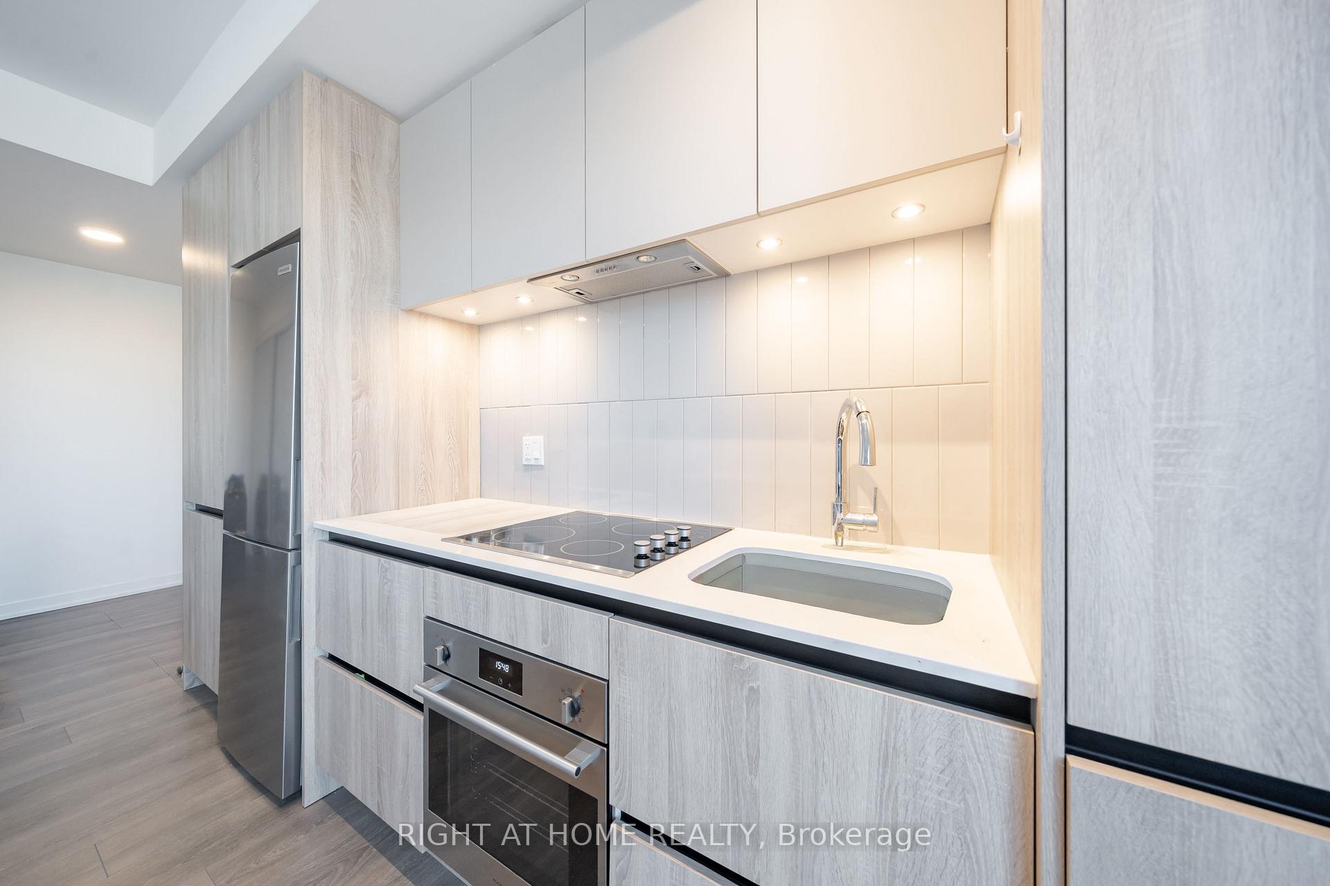 Photo 11 of Unit 211, 7950 Bathurst Street, Vaughan, Beverley Glen — HOMEH