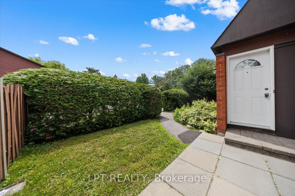 Photo 2 of Unit F, 9F Banner Road, Ottawa, Sheahan Estates/Trend Village — HOMEH