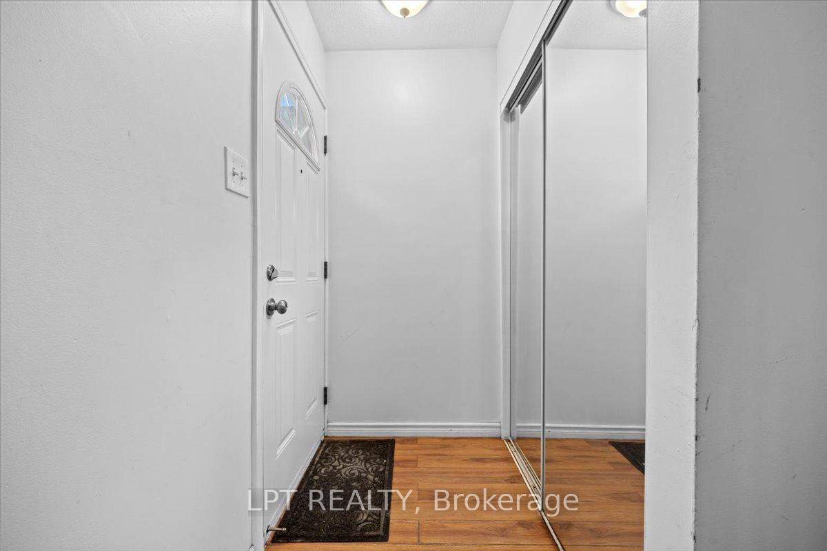 Photo 4 of Unit F, 9F Banner Road, Ottawa, Sheahan Estates/Trend Village — HOMEH