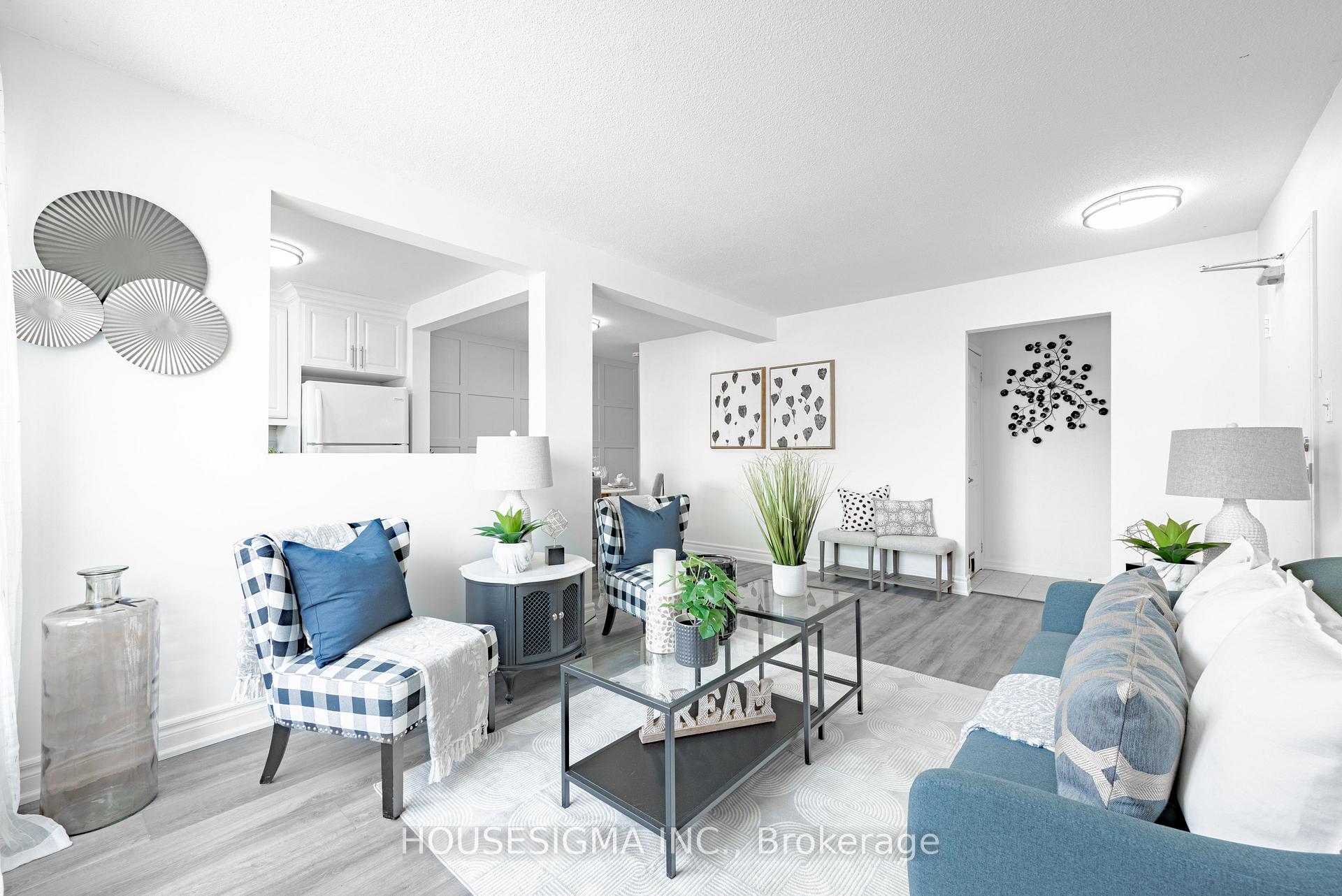 Front of Unit 40, 401 Wentworth Street W