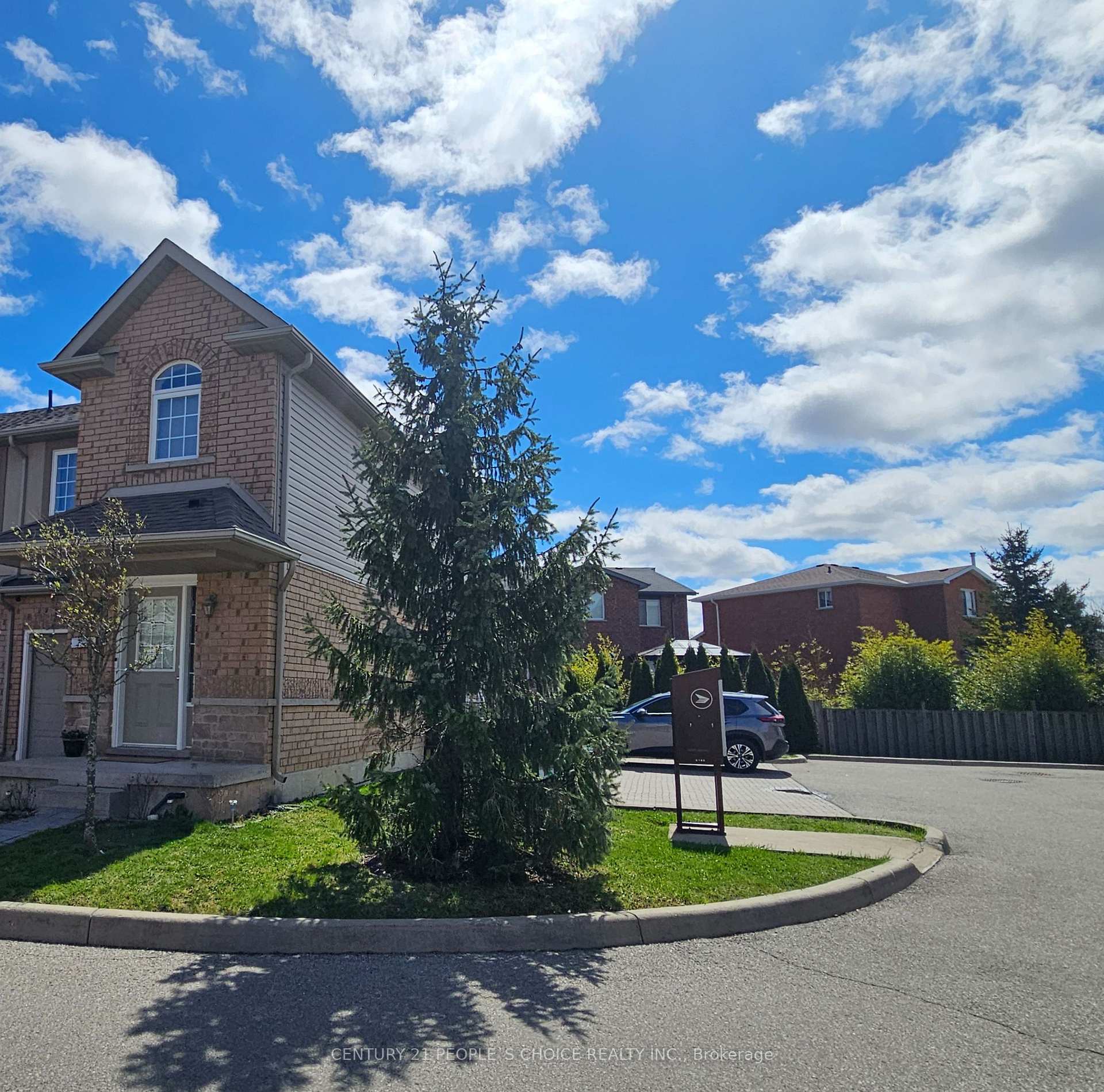 Photo 2 of Unit 7, 1540 Upper Gage Avenue, Hamilton, Eleanor — HOMEH
