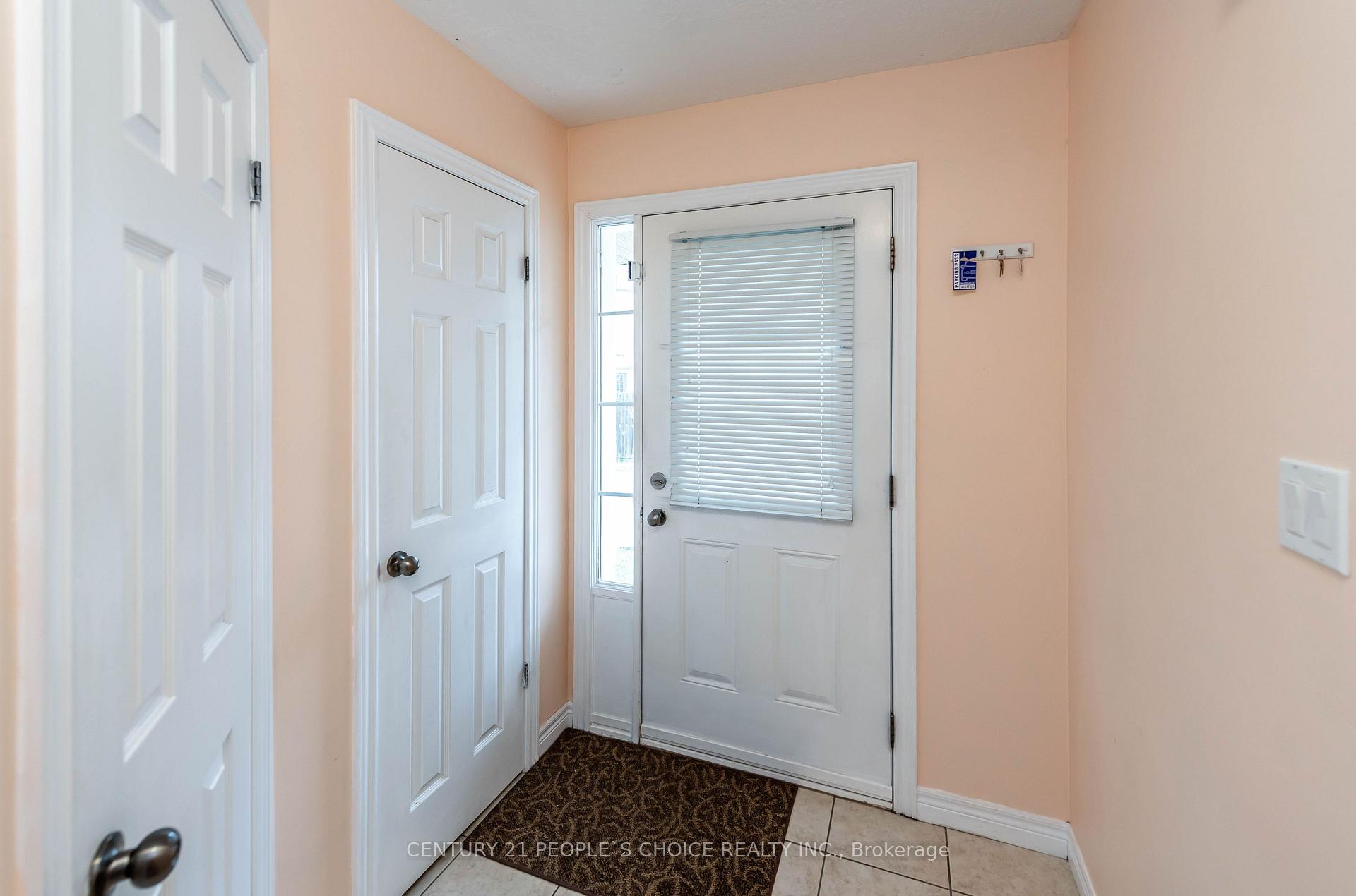 Photo 4 of Unit 7, 1540 Upper Gage Avenue, Hamilton, Eleanor — HOMEH