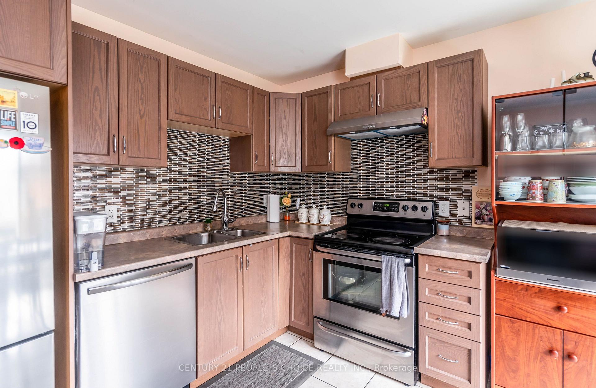 Photo 15 of Unit 7, 1540 Upper Gage Avenue, Hamilton, Eleanor — HOMEH