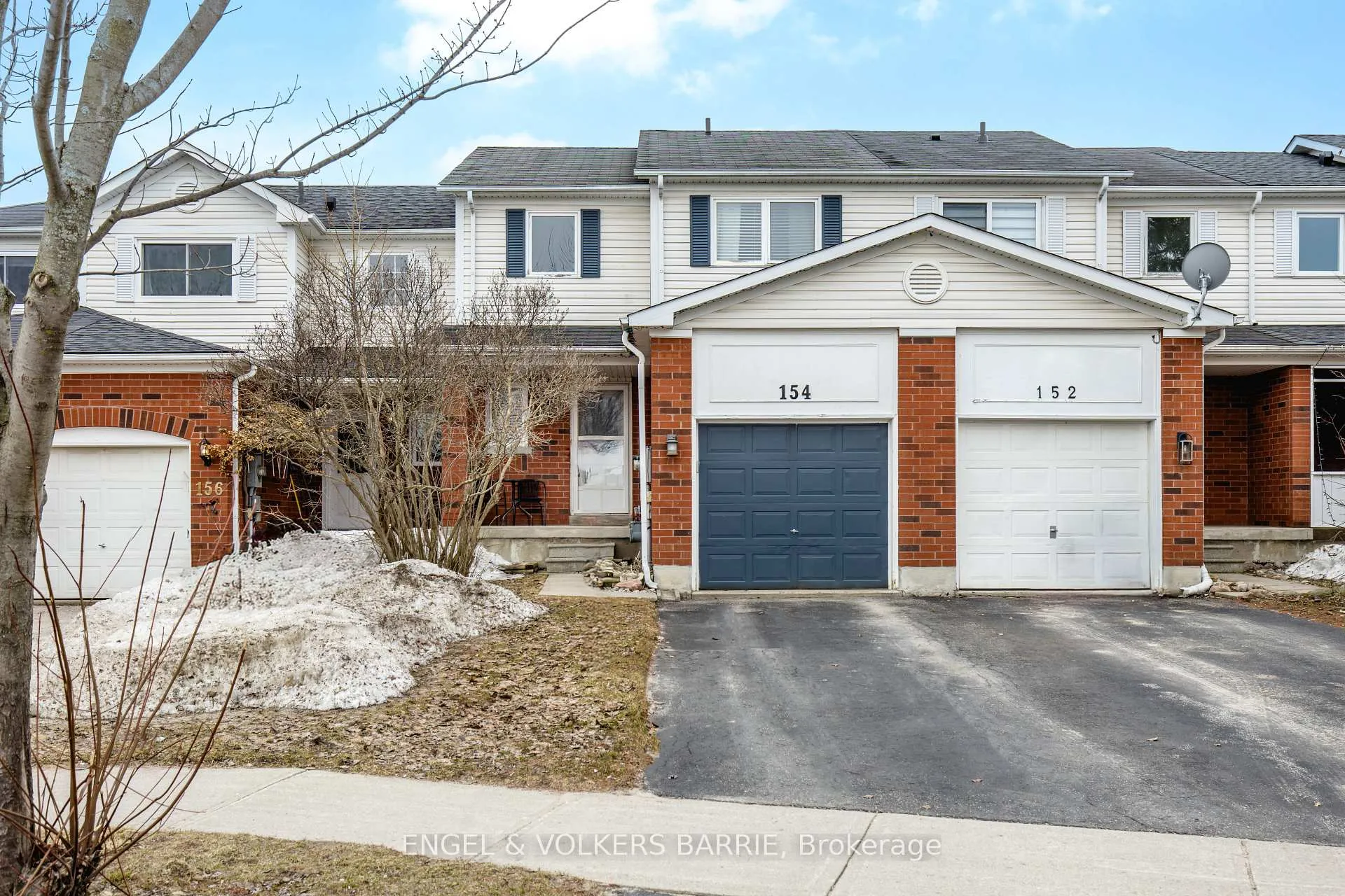 Photo 2 of 154 Pickett Crescent, Barrie, Painswick North — HOMEH