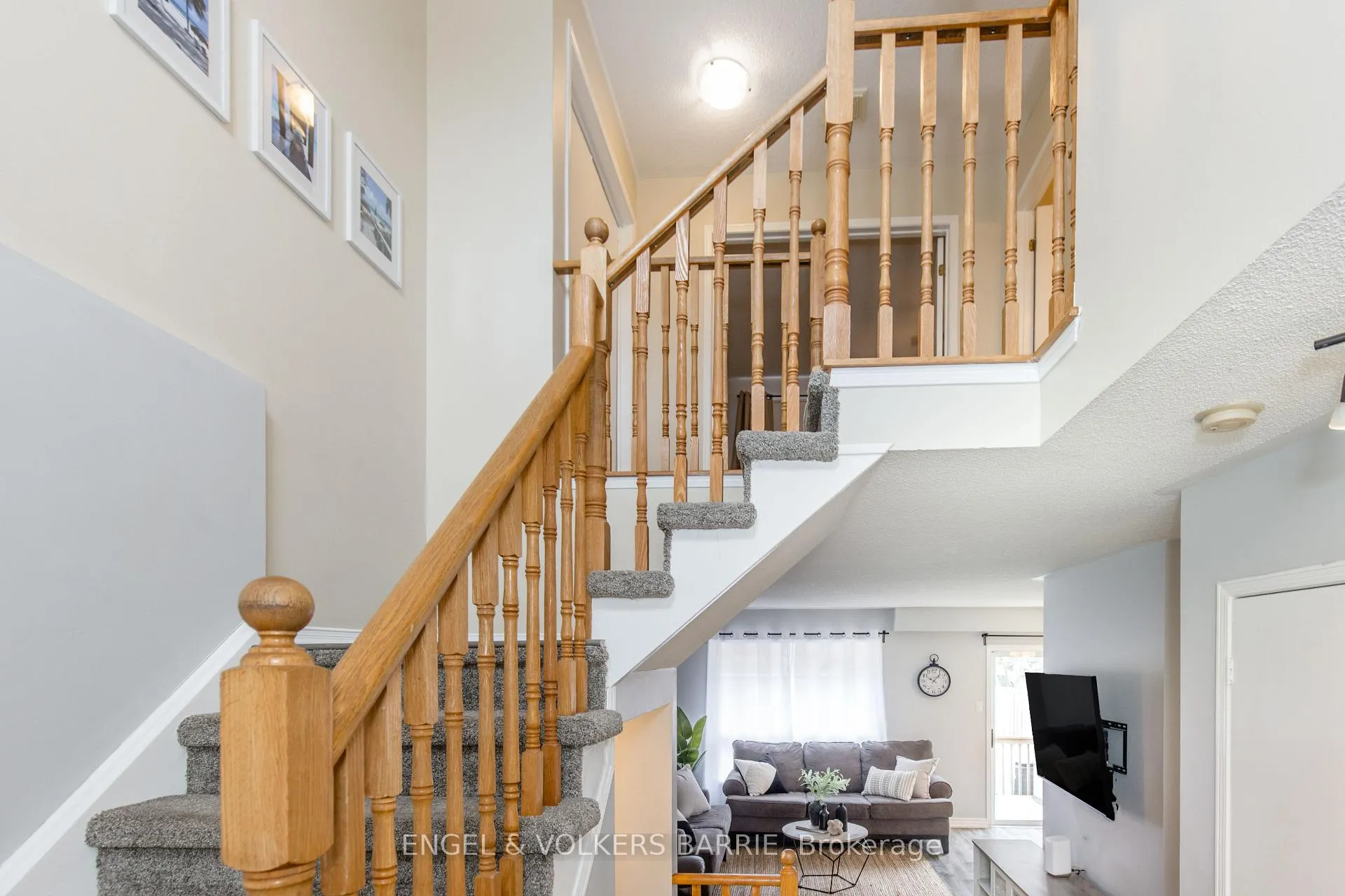 Photo 7 of 154 Pickett Crescent, Barrie, Painswick North — HOMEH