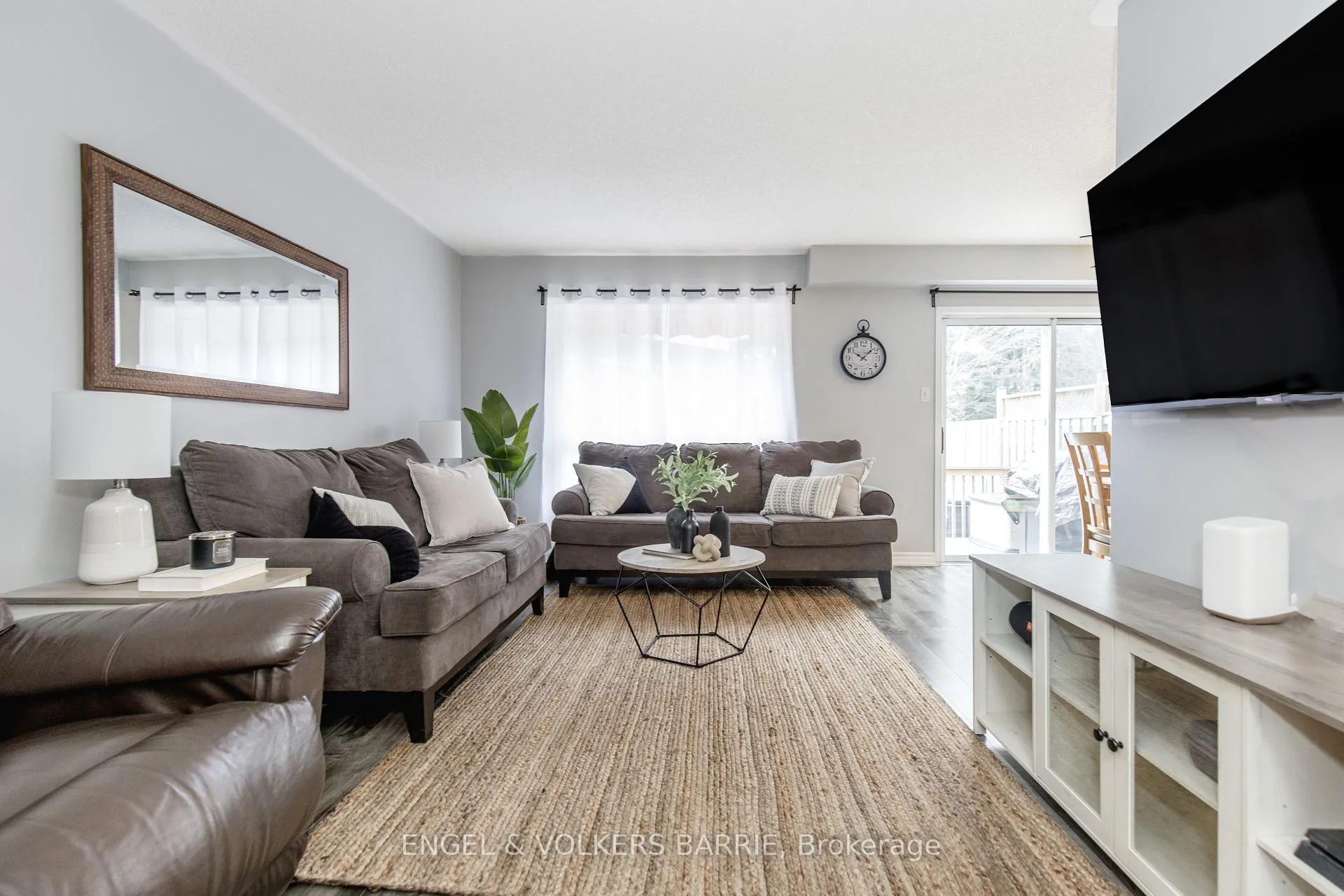 Photo 9 of 154 Pickett Crescent, Barrie, Painswick North — HOMEH