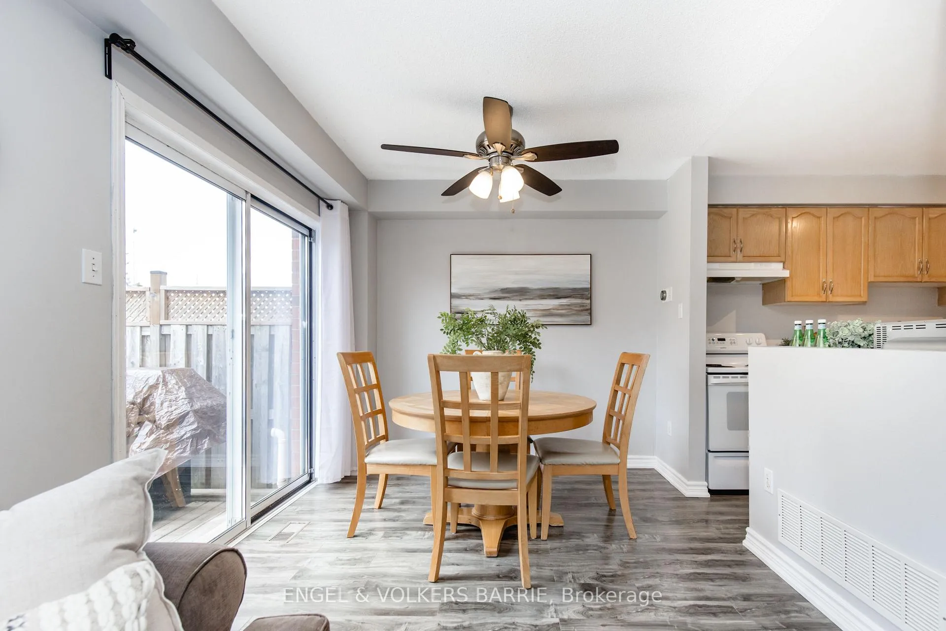 Photo 12 of 154 Pickett Crescent, Barrie, Painswick North — HOMEH