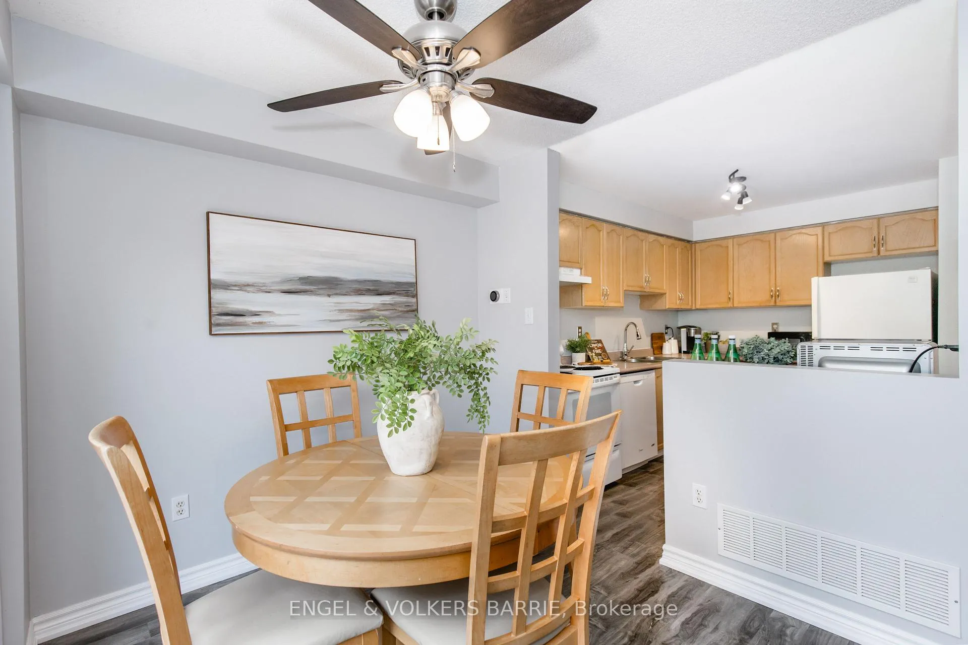 Photo 13 of 154 Pickett Crescent, Barrie, Painswick North — HOMEH