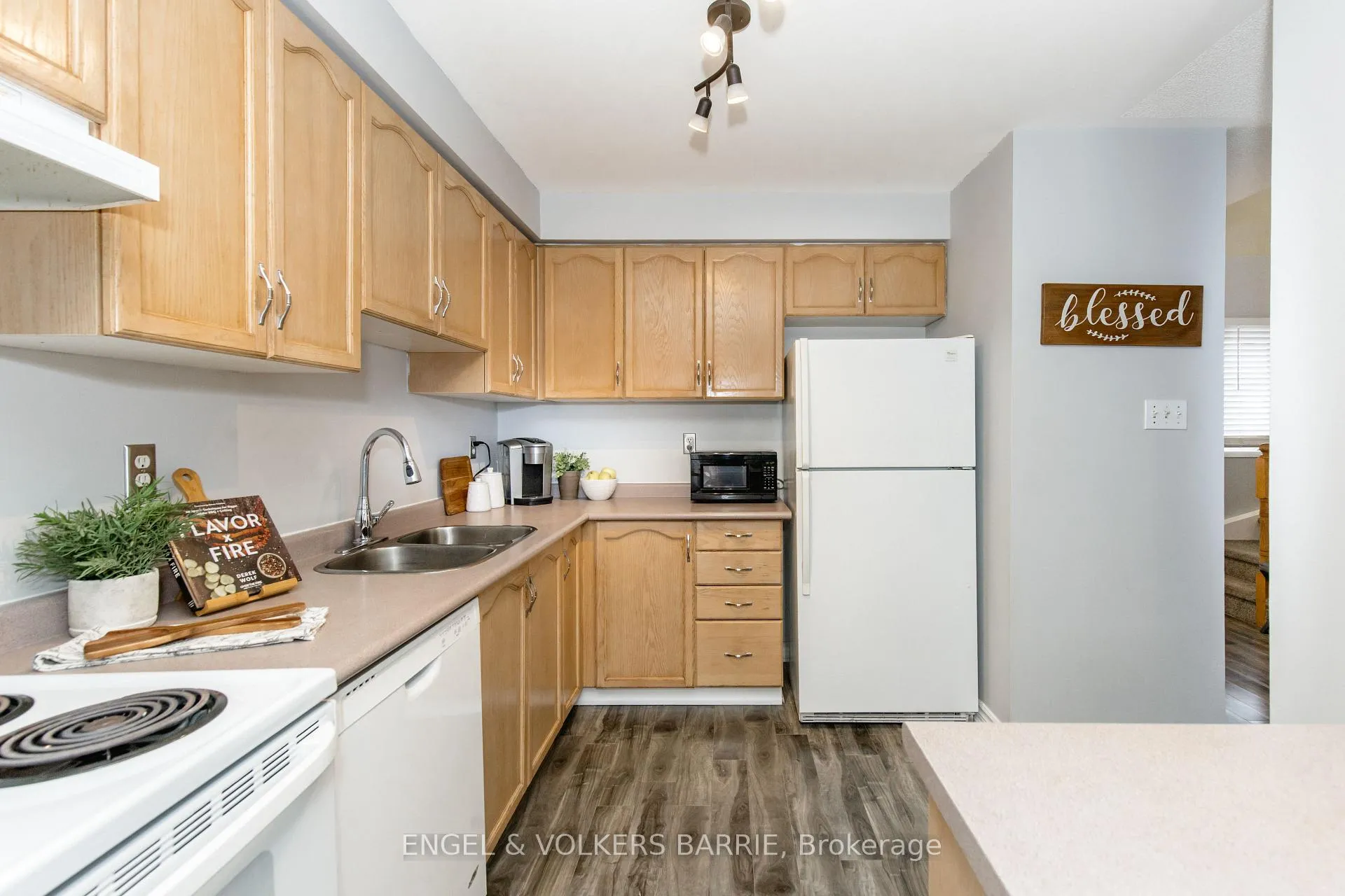 Photo 15 of 154 Pickett Crescent, Barrie, Painswick North — HOMEH