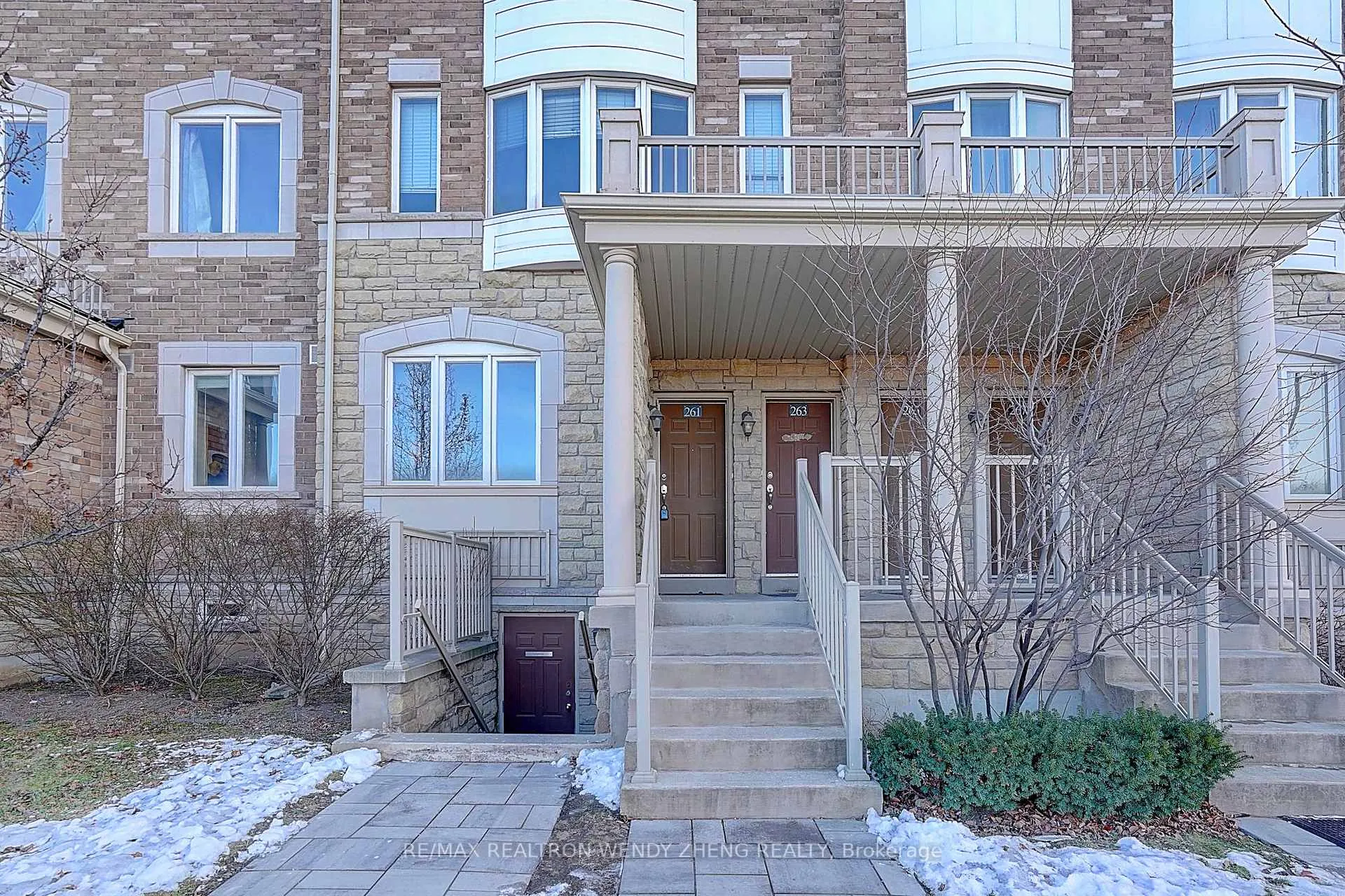 Photo 2 of 261 Aldergrove Drive, Markham, Milliken Mills East — HOMEH