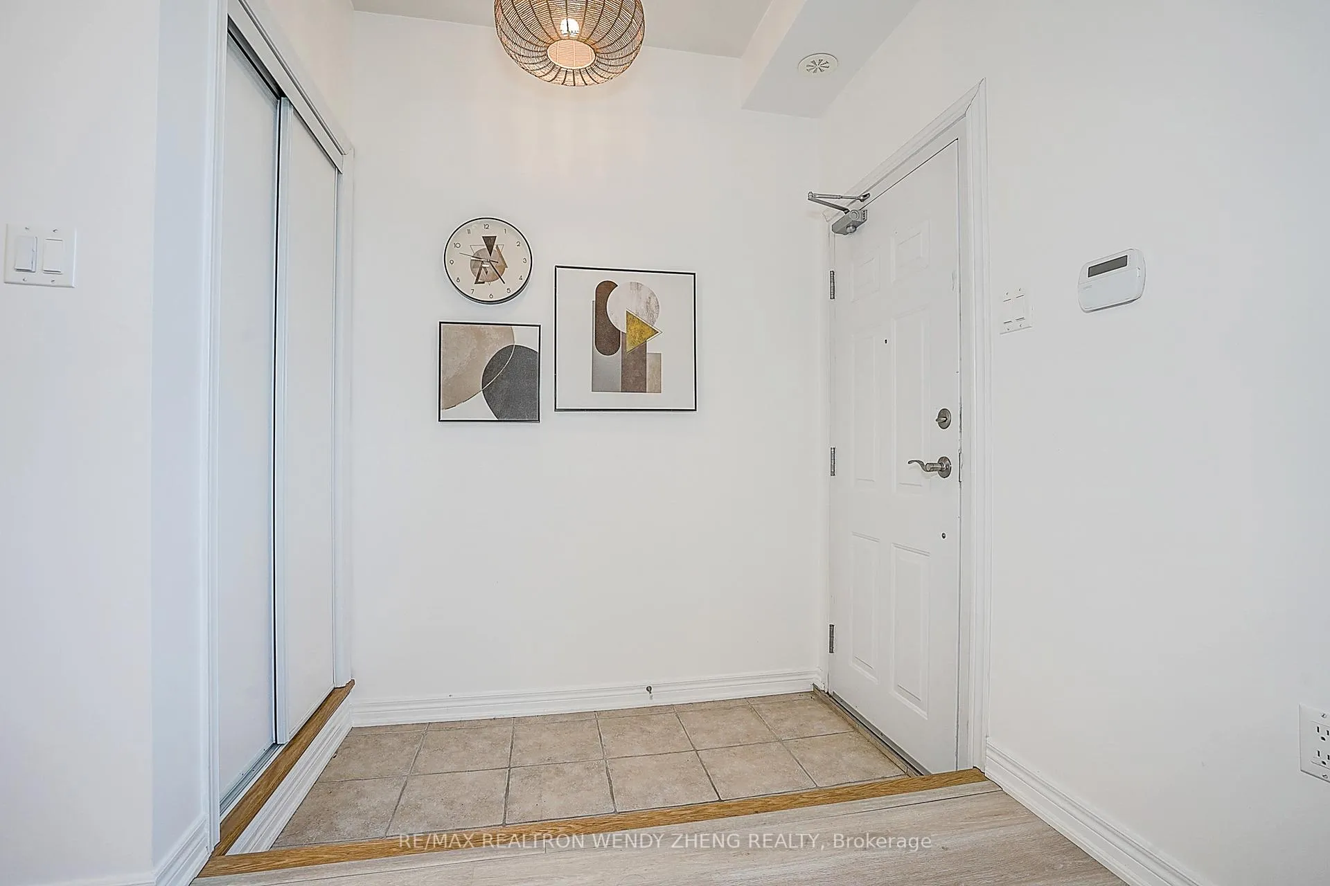 Photo 4 of 261 Aldergrove Drive, Markham, Milliken Mills East — HOMEH