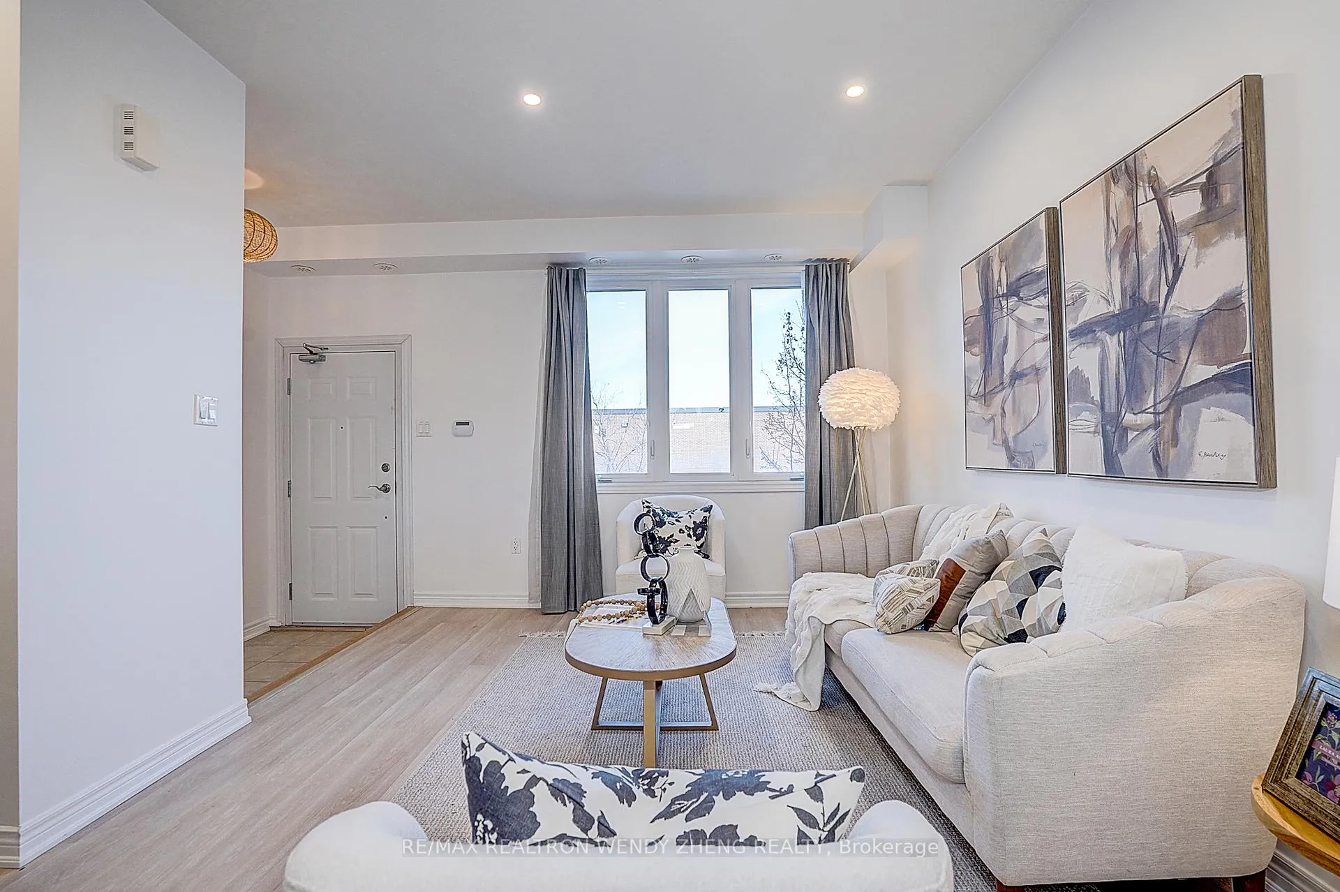 Photo 10 of 261 Aldergrove Drive, Markham, Milliken Mills East — HOMEH