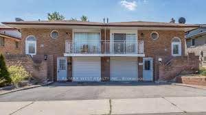 Front of Unit Upper Floor, 44 Fallway Road