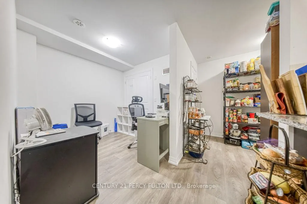 Photo 11 of Unit 702, 2635 William Jackson Drive, Pickering, Duffin Heights — HOMEH