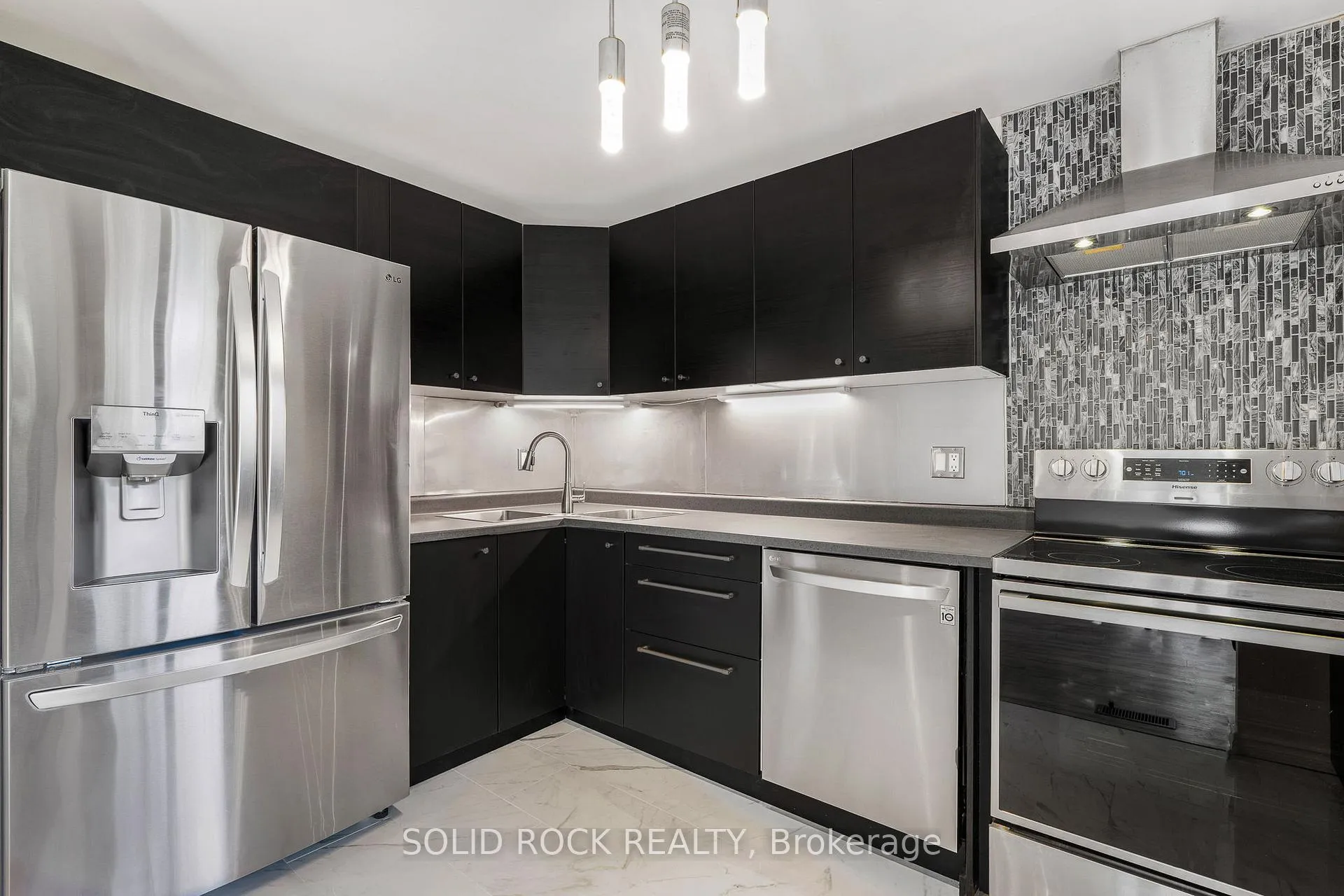 Photo 12 of 1394 Lassiter Terrace, Ottawa, Beaconwood — HOMEH