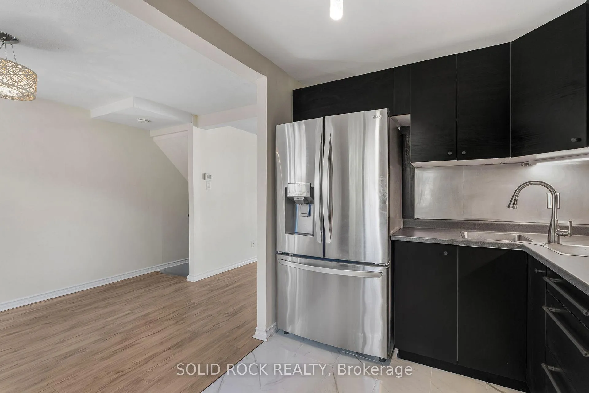 Photo 13 of 1394 Lassiter Terrace, Ottawa, Beaconwood — HOMEH