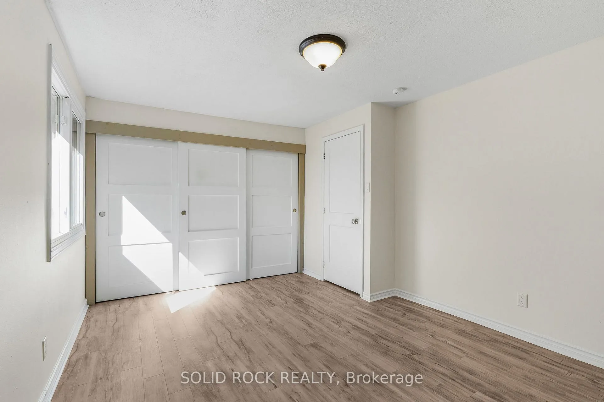 Photo 18 of 1394 Lassiter Terrace, Ottawa, Beaconwood — HOMEH