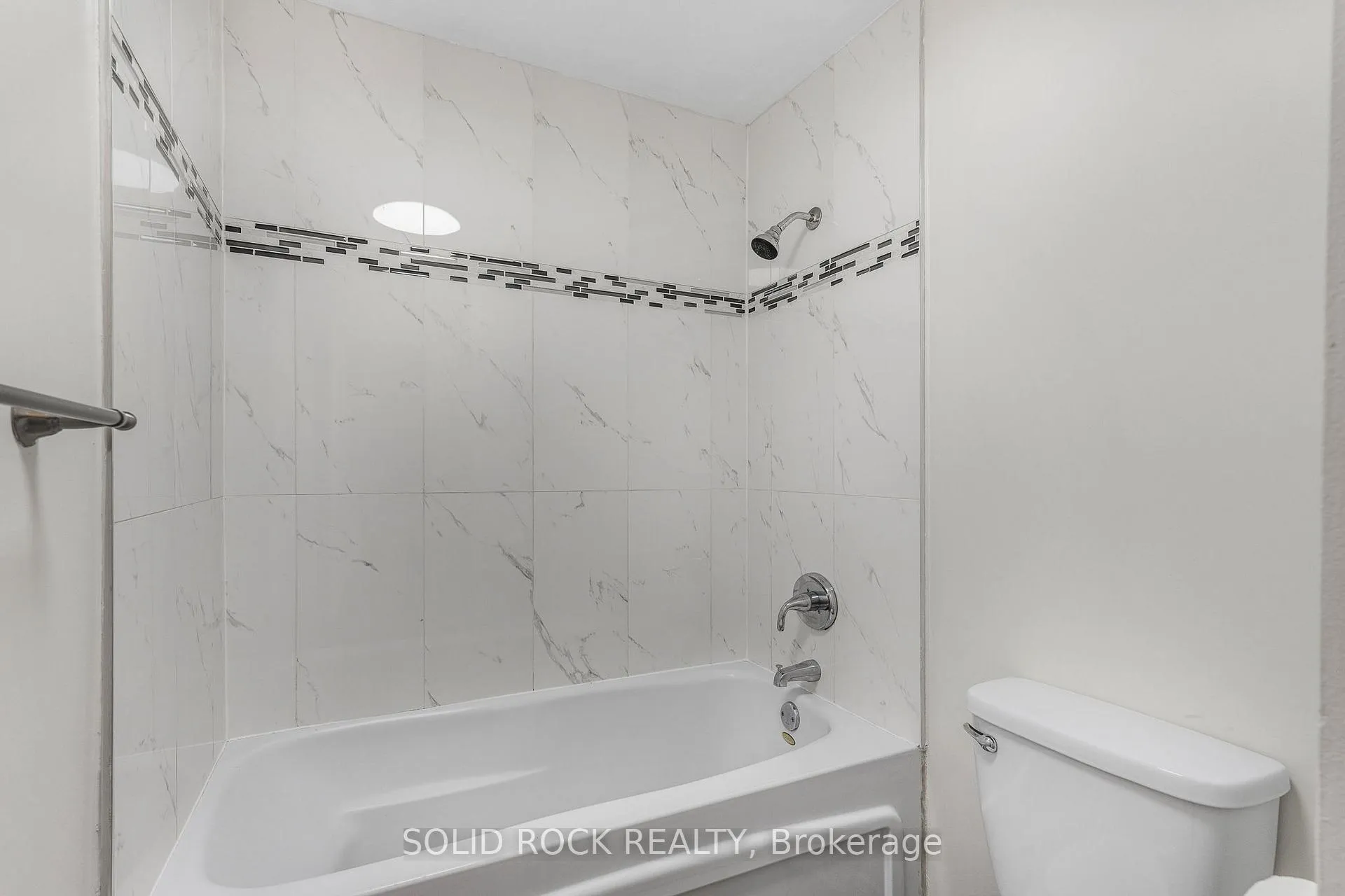 Photo 20 of 1394 Lassiter Terrace, Ottawa, Beaconwood — HOMEH