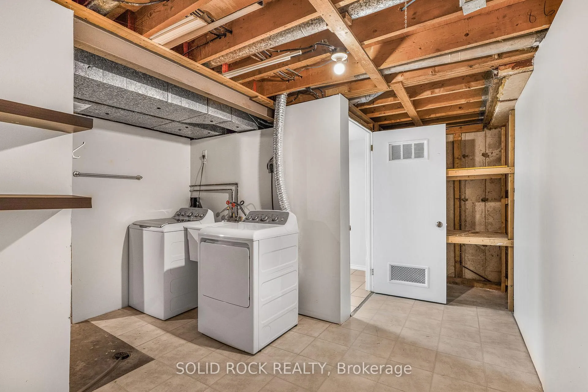 Photo 26 of 1394 Lassiter Terrace, Ottawa, Beaconwood — HOMEH