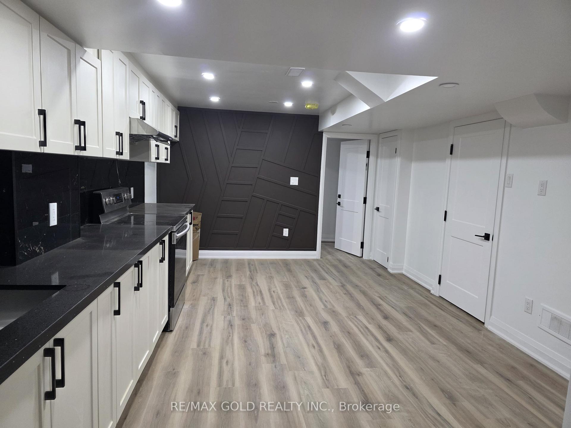 Photo 13 of 181 Toba Crescent, Brampton, Heart Lake East — HOMEH