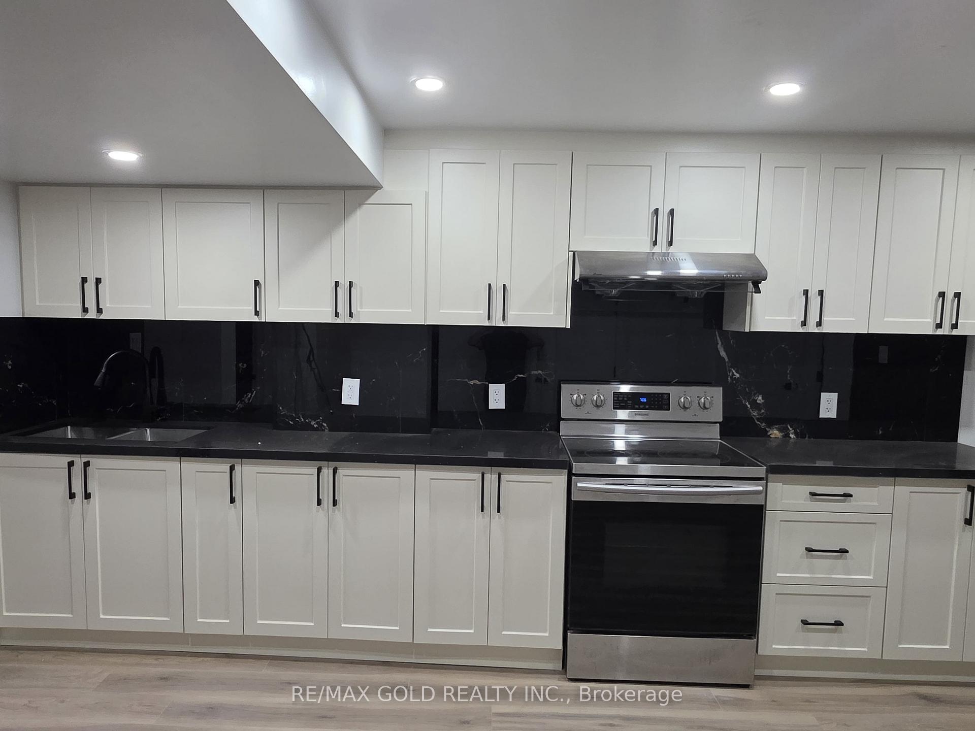 Photo 18 of 181 Toba Crescent, Brampton, Heart Lake East — HOMEH