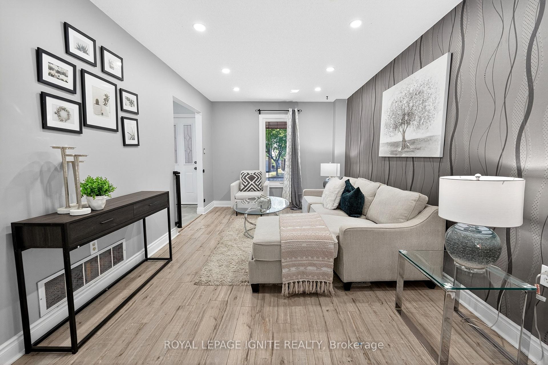 Photo 13 of 7 Ducatel Crescent, Ajax, Central — HOMEH