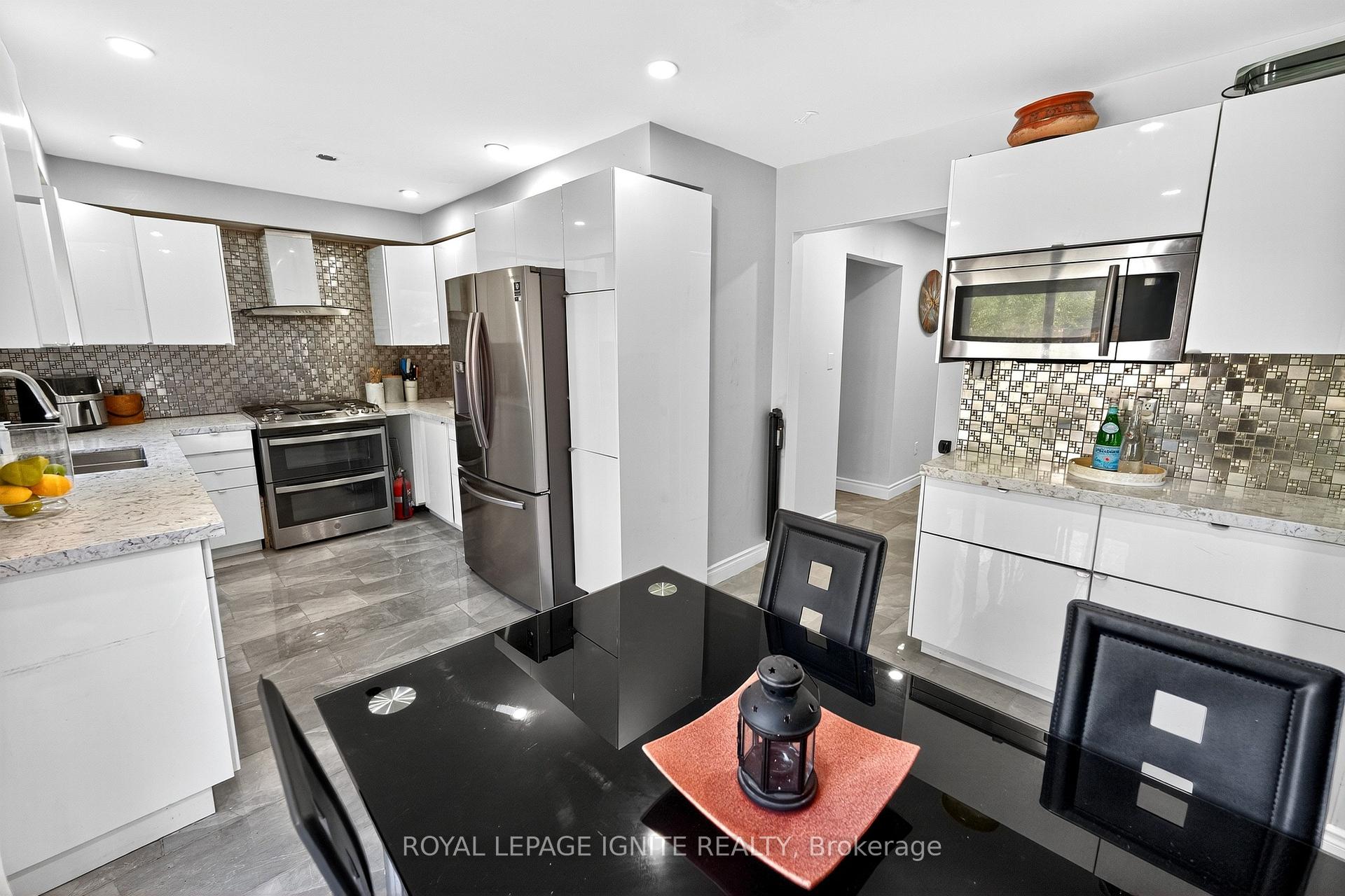 Photo 27 of 7 Ducatel Crescent, Ajax, Central — HOMEH
