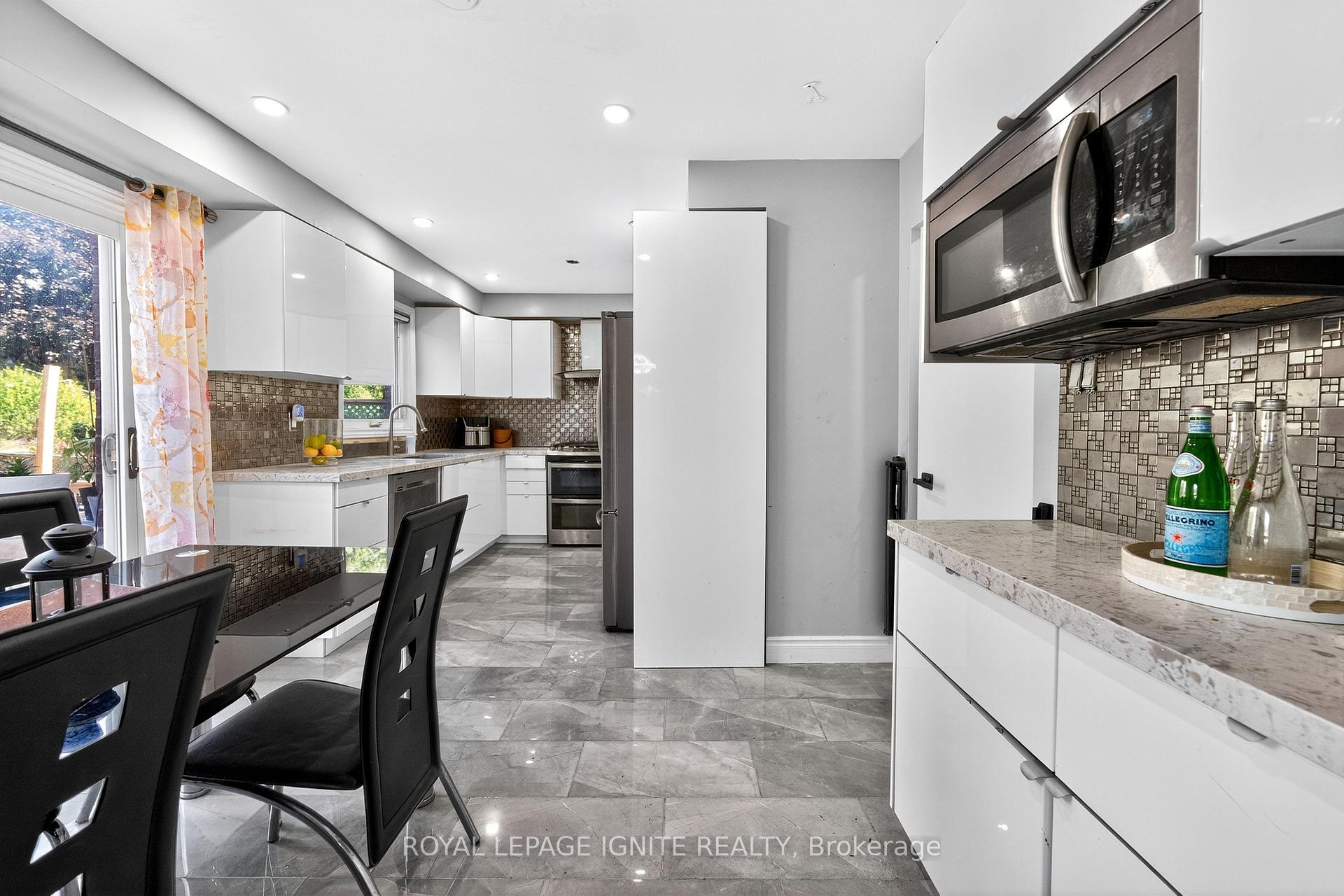 Photo 24 of 7 Ducatel Crescent, Ajax, Central — HOMEH