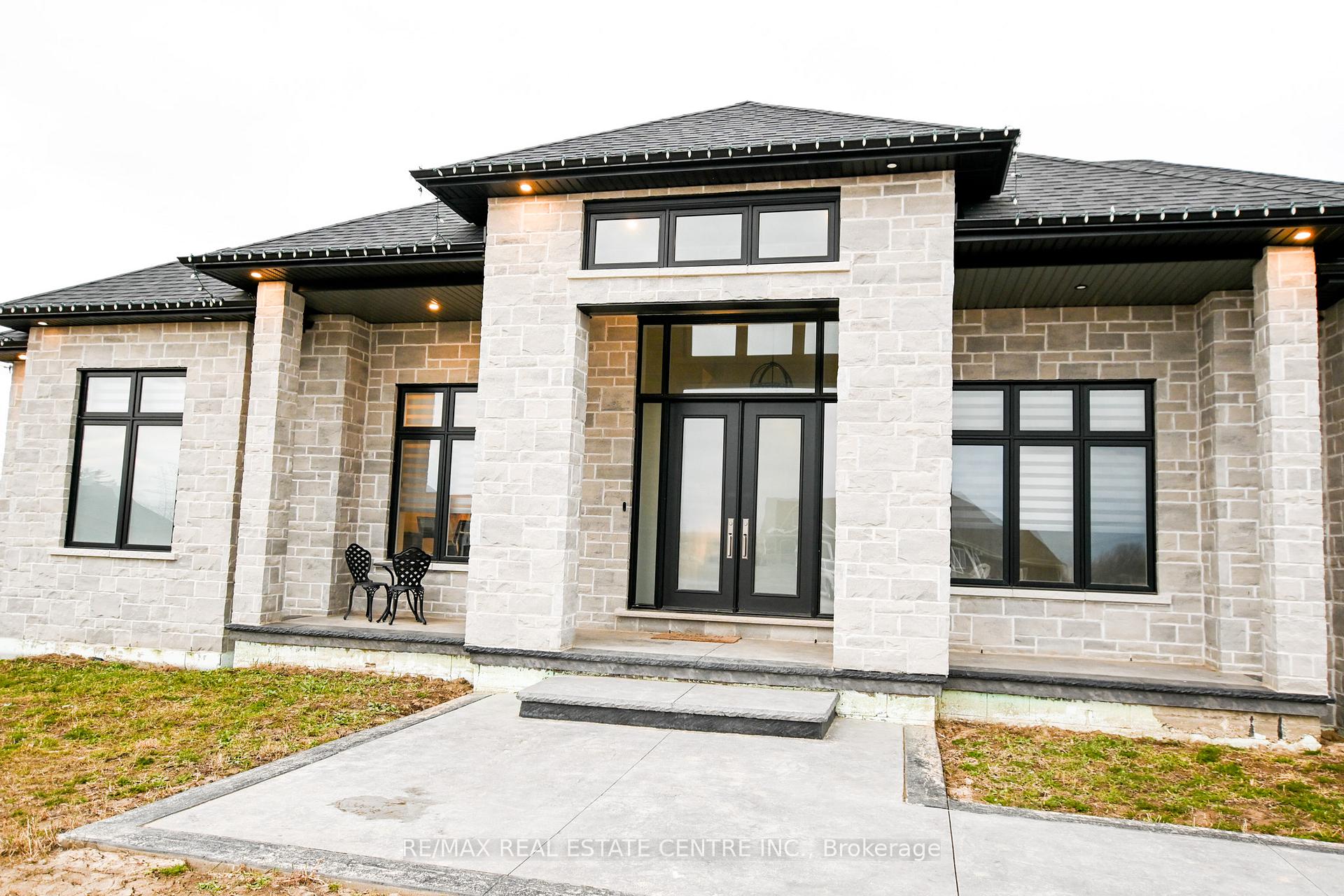 Photo 3 of Unit 1, 7330 Sunset Place, Grimsby, Grimsby Escarpment — HOMEH
