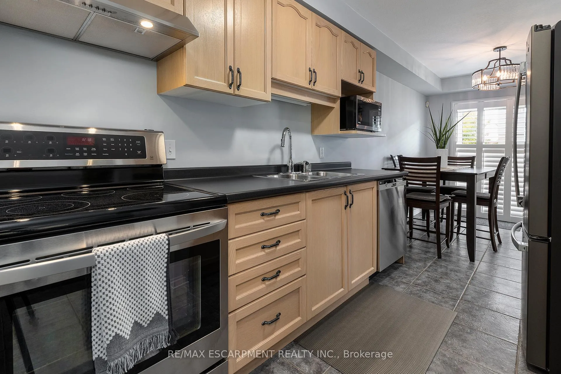 Photo 6 of Unit 10, 1523 Upper Gage Avenue, Hamilton, Templemead — HOMEH
