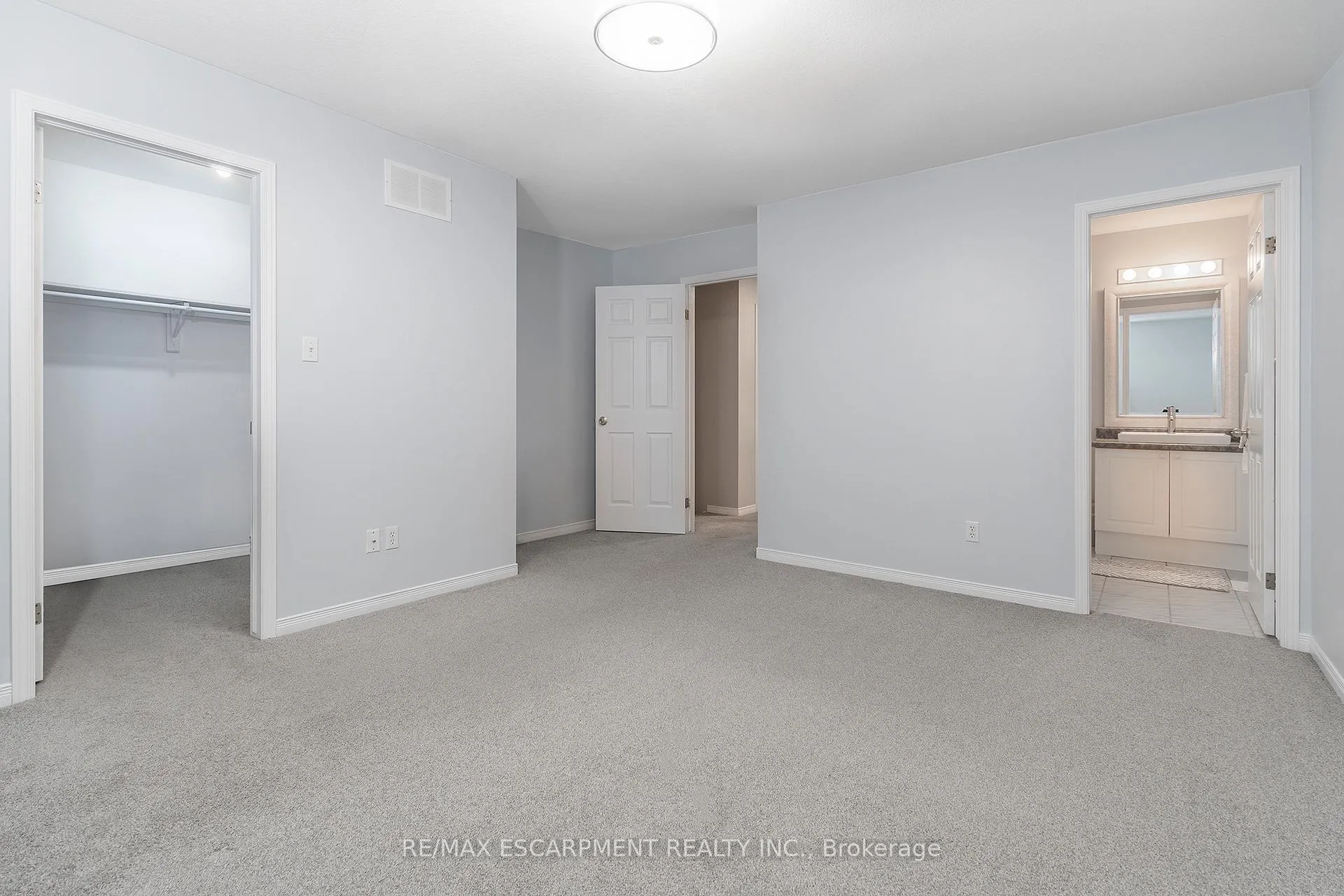 Photo 10 of Unit 10, 1523 Upper Gage Avenue, Hamilton, Templemead — HOMEH