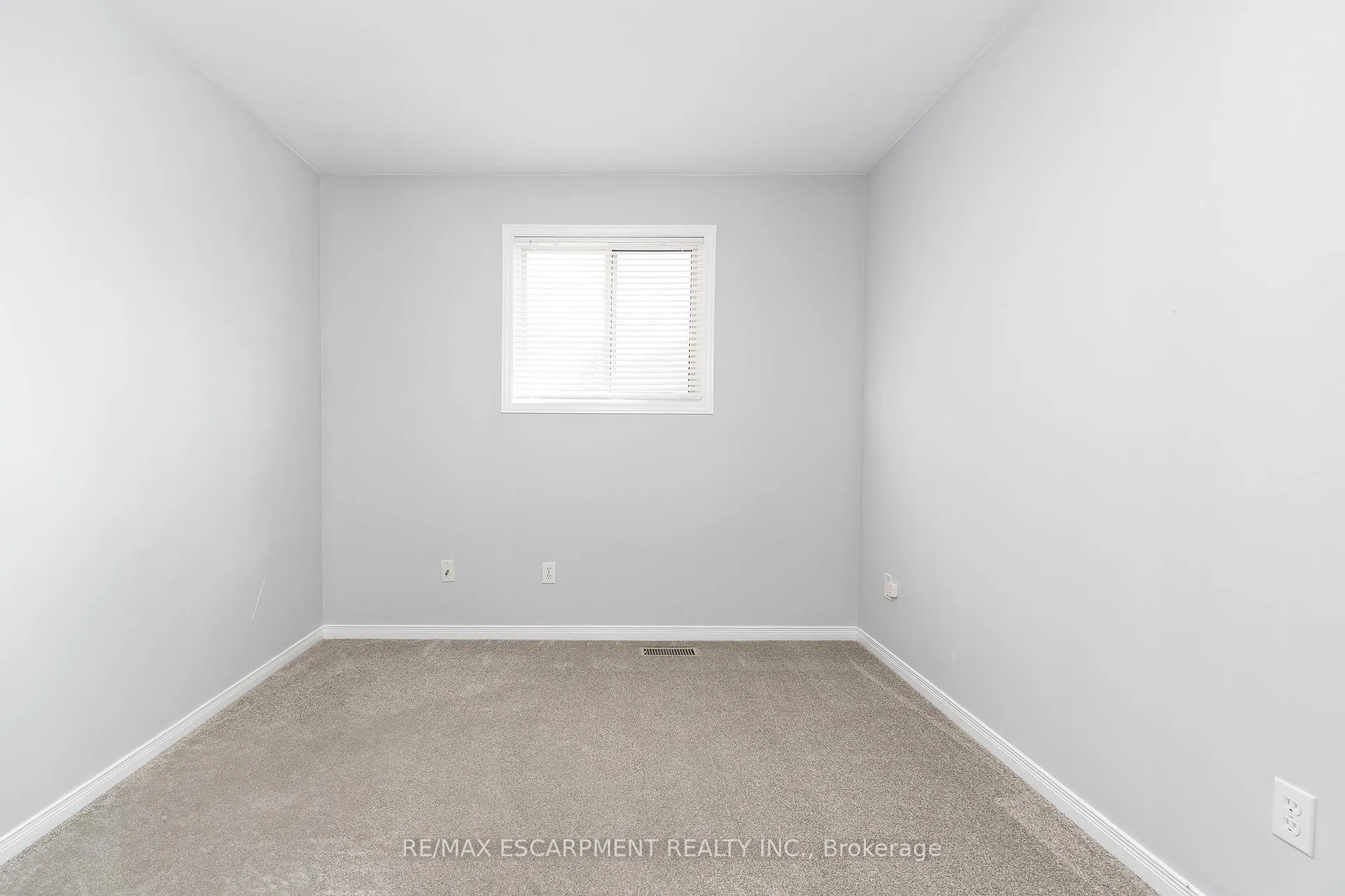 Photo 14 of Unit 10, 1523 Upper Gage Avenue, Hamilton, Templemead — HOMEH
