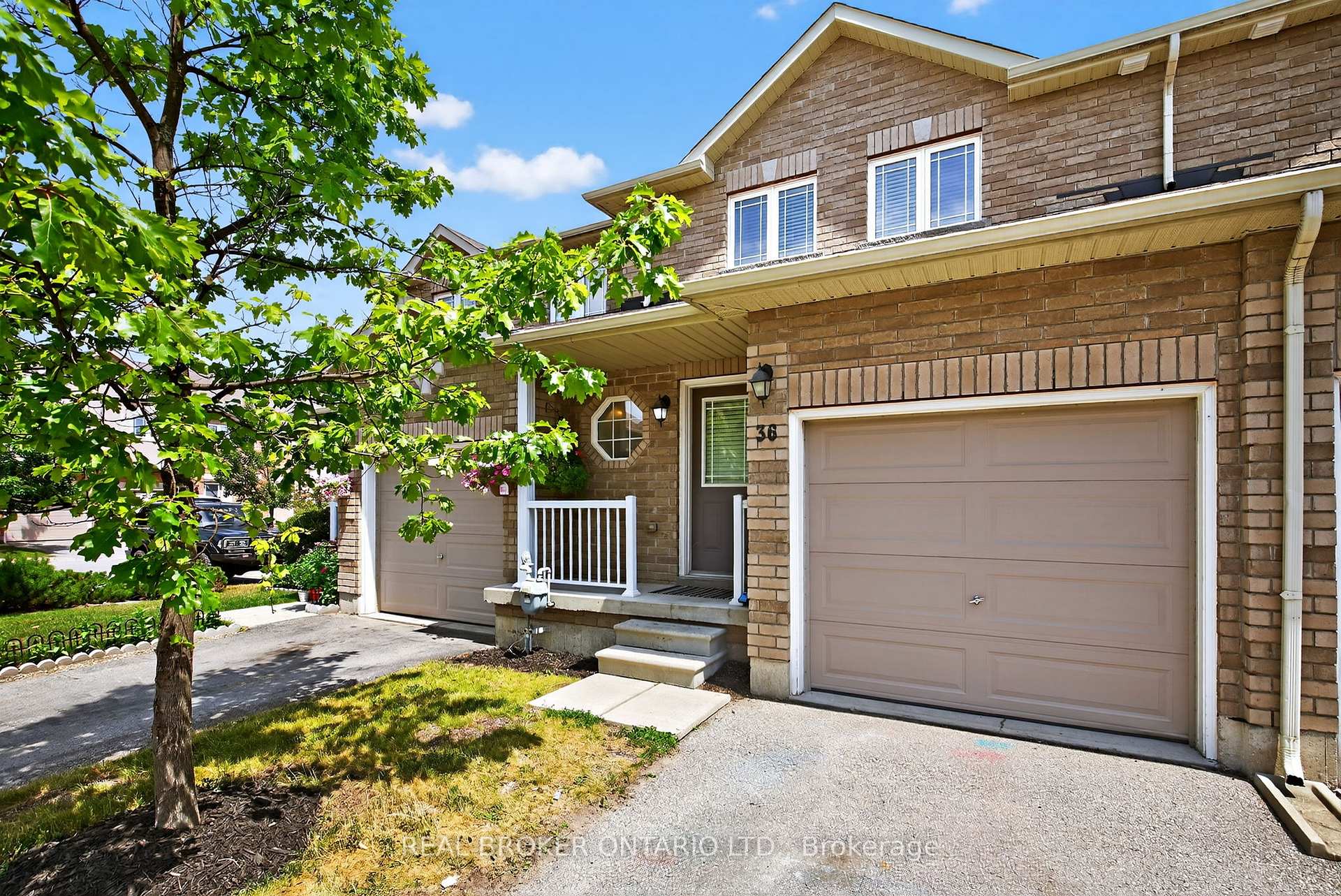 Photo 2 of 36 Southwoods Crescent, Barrie, Holly — HOMEH