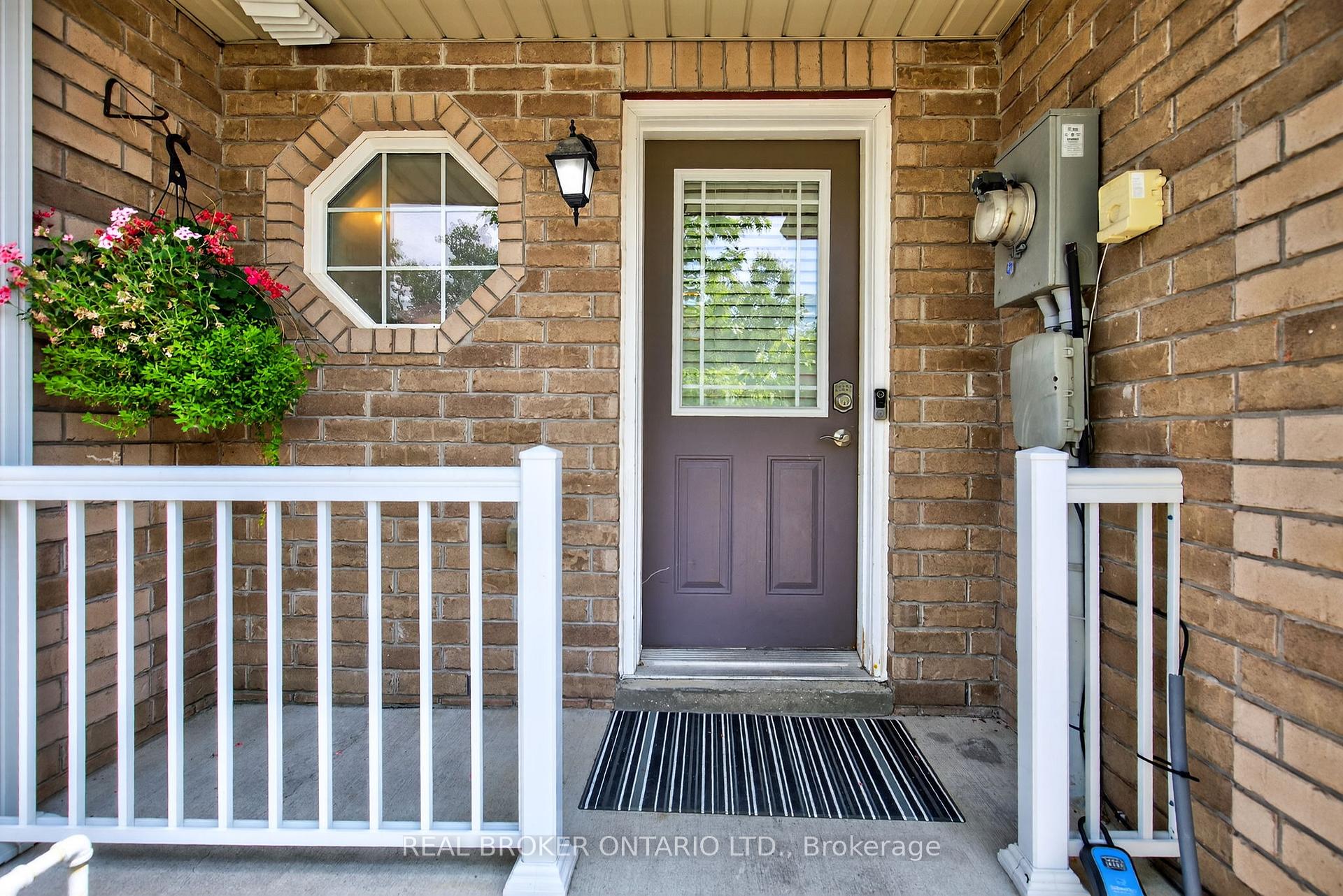 Photo 3 of 36 Southwoods Crescent, Barrie, Holly — HOMEH