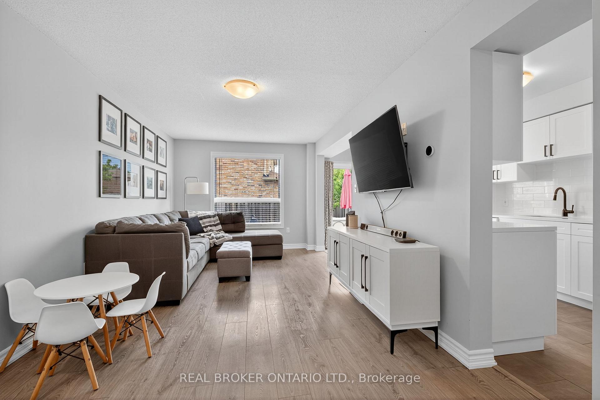 Photo 6 of 36 Southwoods Crescent, Barrie, Holly — HOMEH