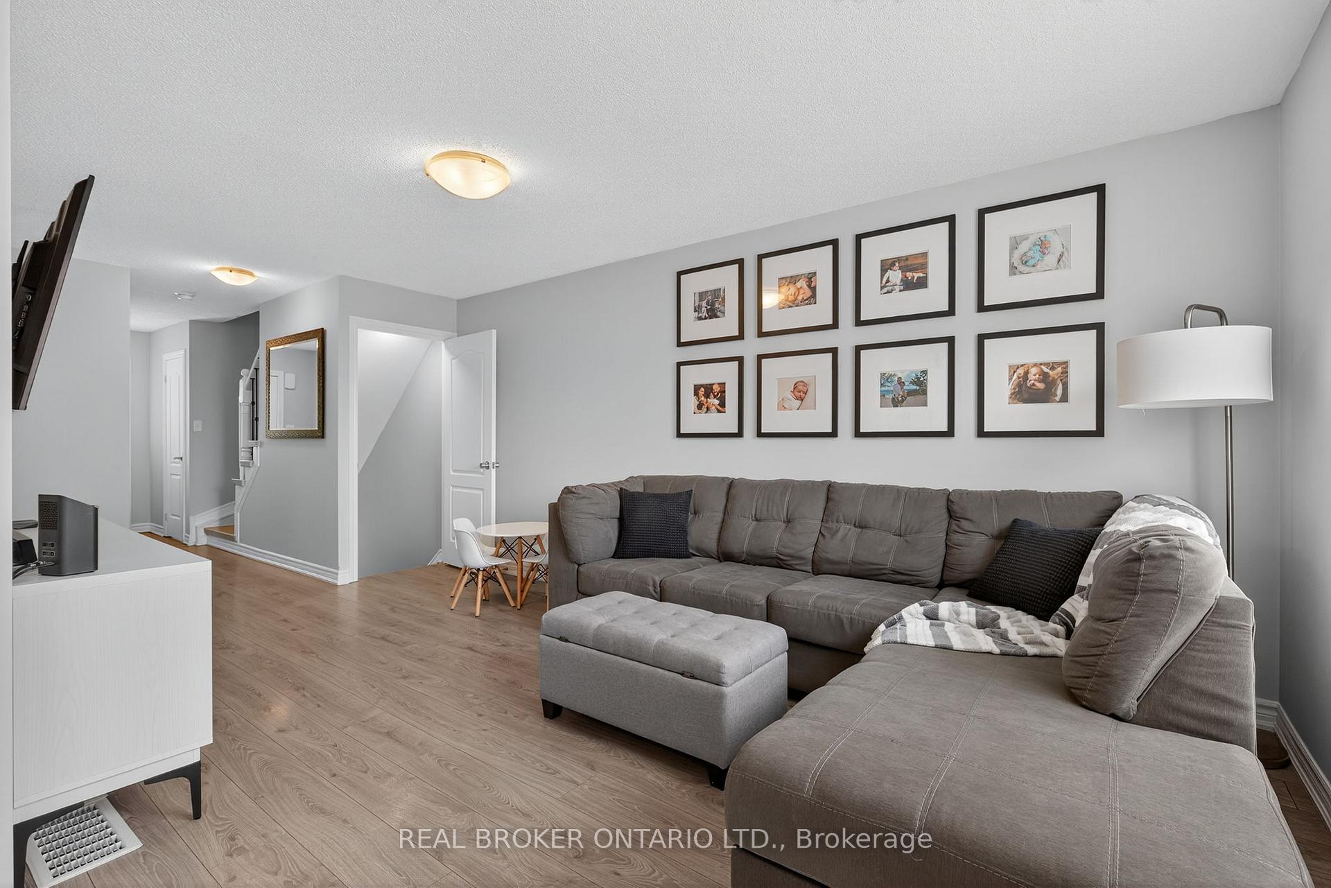 Photo 8 of 36 Southwoods Crescent, Barrie, Holly — HOMEH