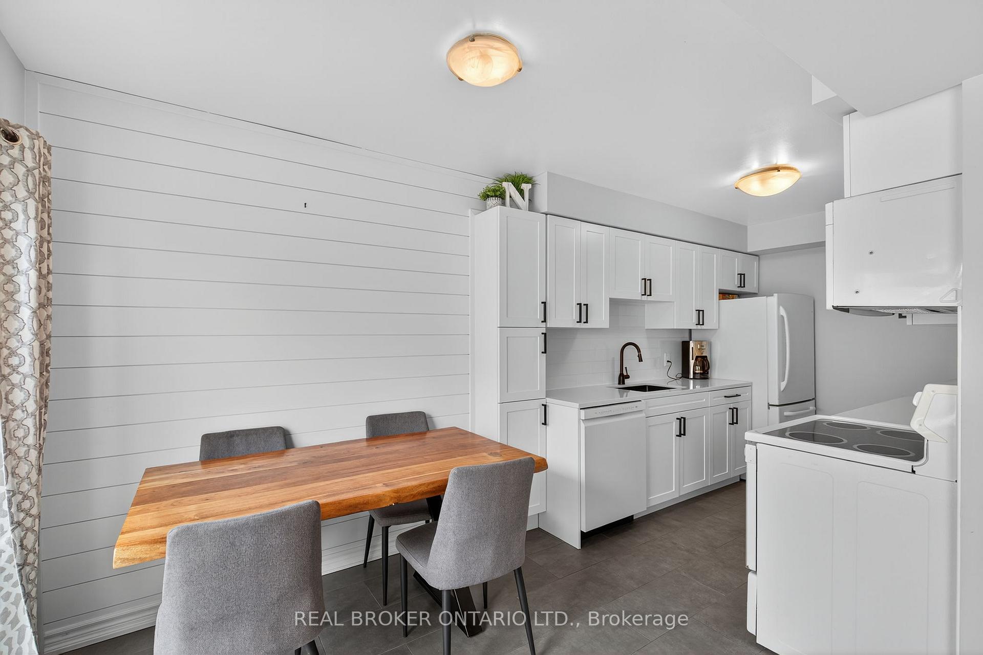 Photo 11 of 36 Southwoods Crescent, Barrie, Holly — HOMEH