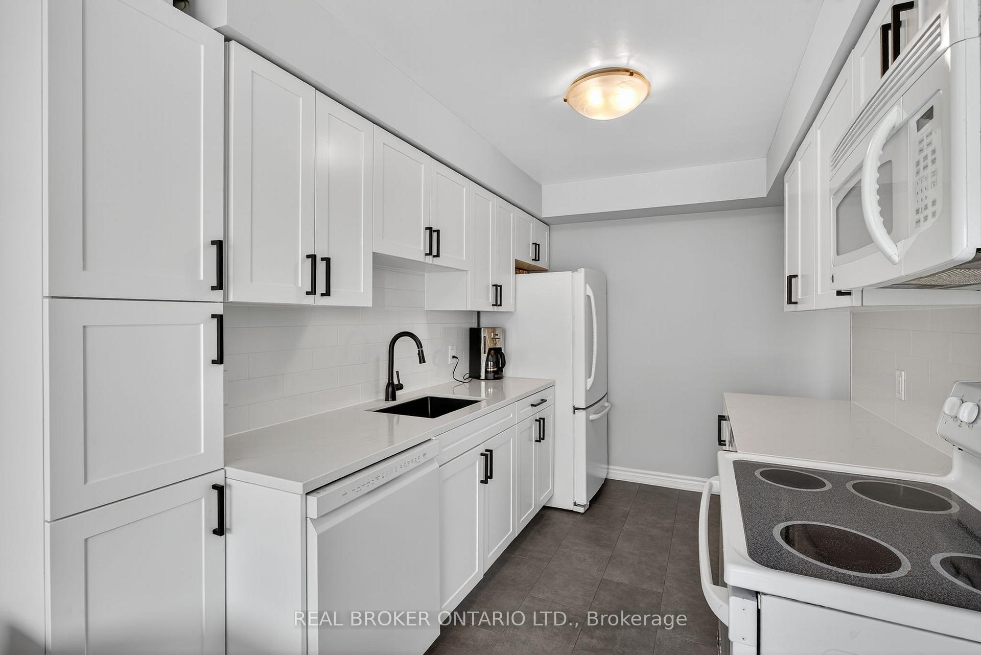 Photo 12 of 36 Southwoods Crescent, Barrie, Holly — HOMEH