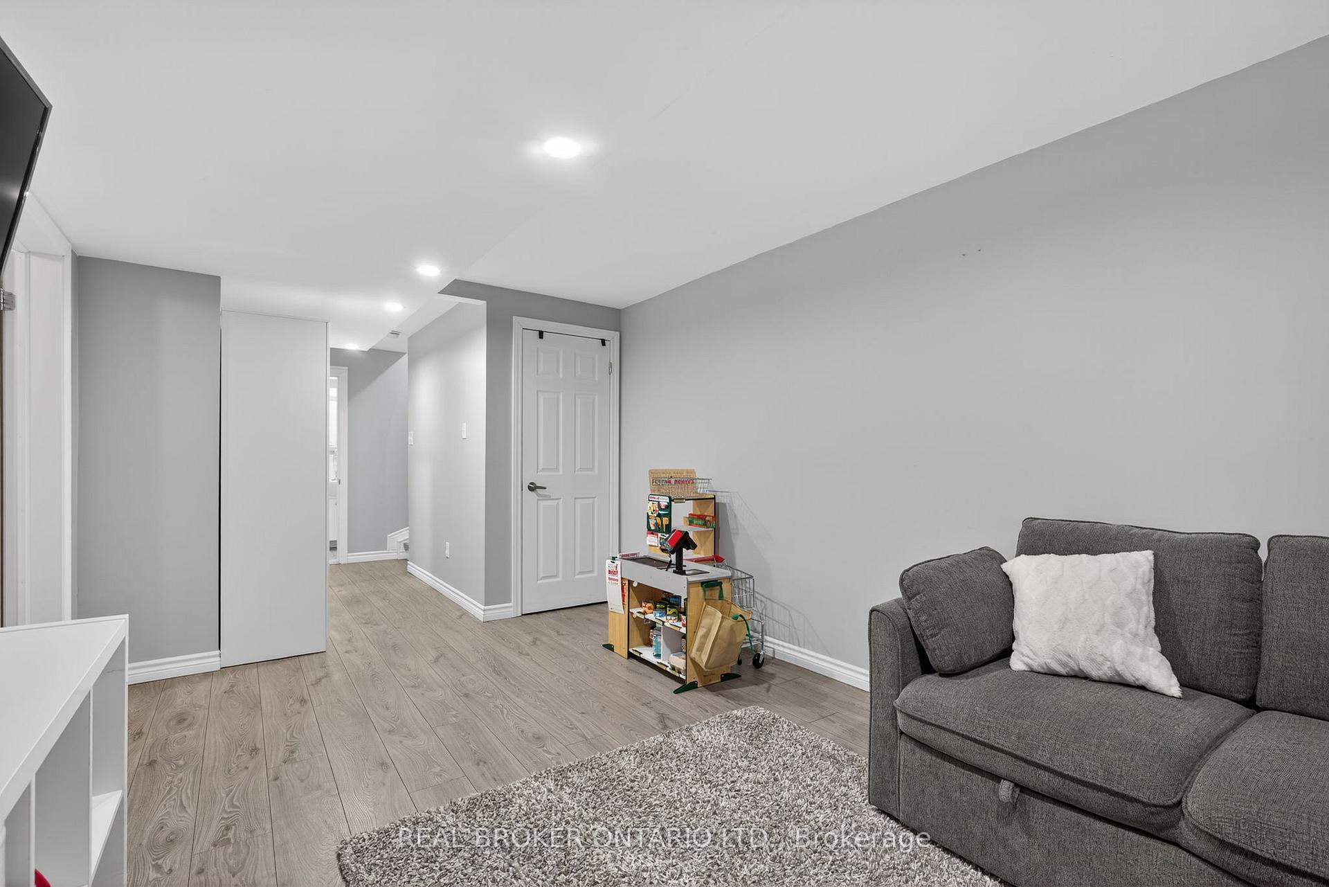 Photo 26 of 36 Southwoods Crescent, Barrie, Holly — HOMEH